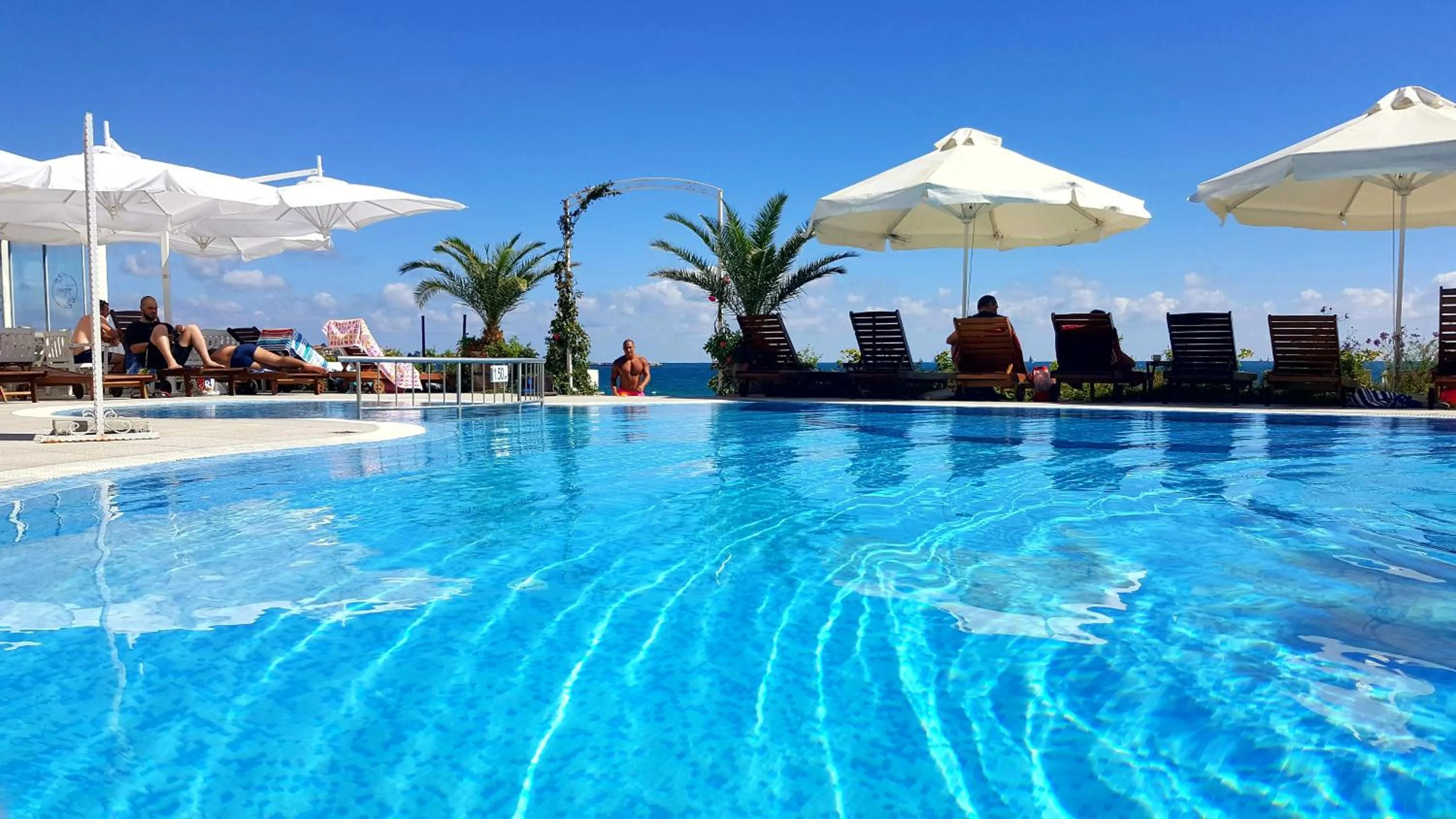Swimming pool in Aphrodite Beach Hotel