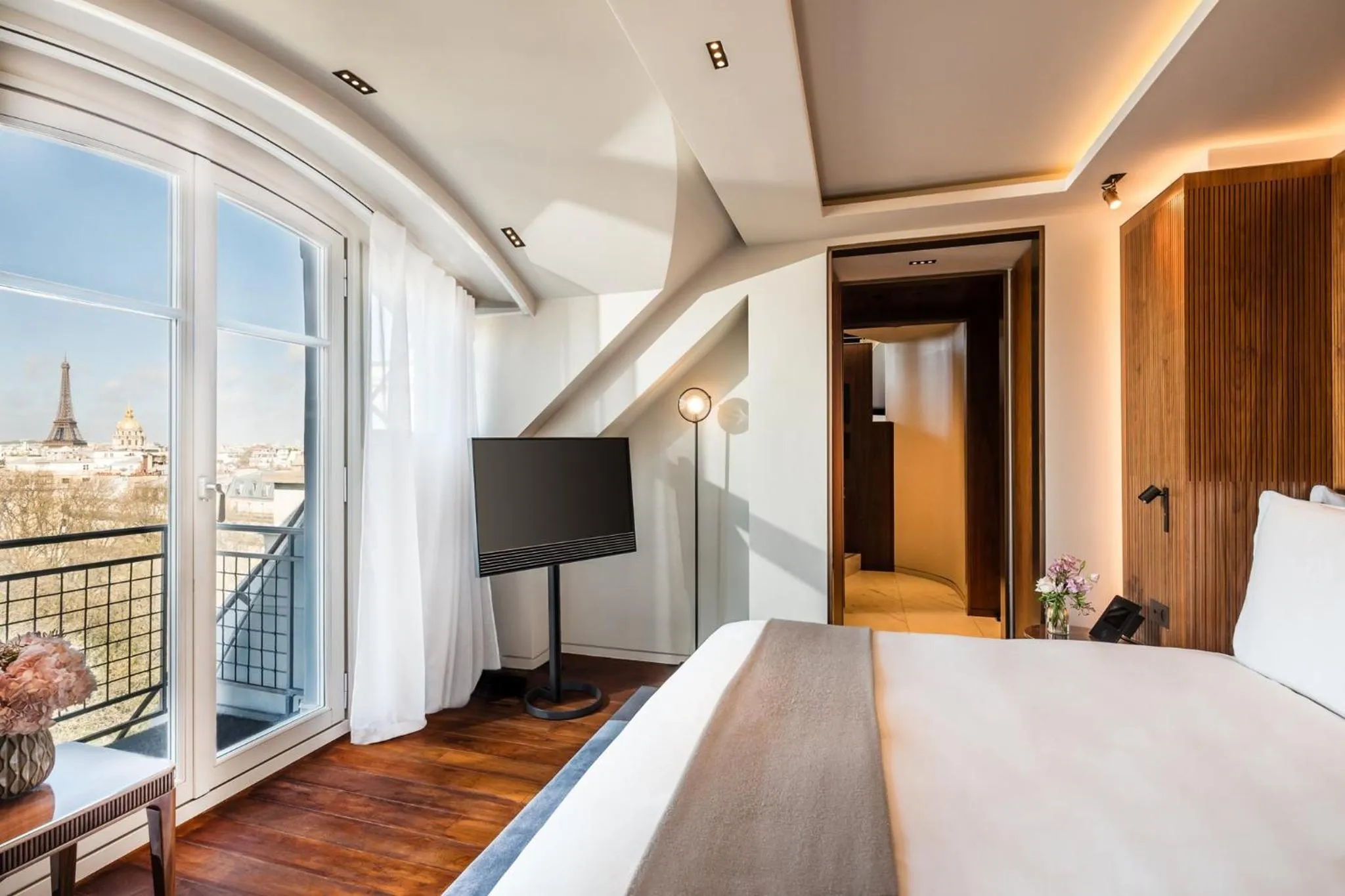 Photo of the whole room, Bed in Mandarin Oriental Lutetia, Paris