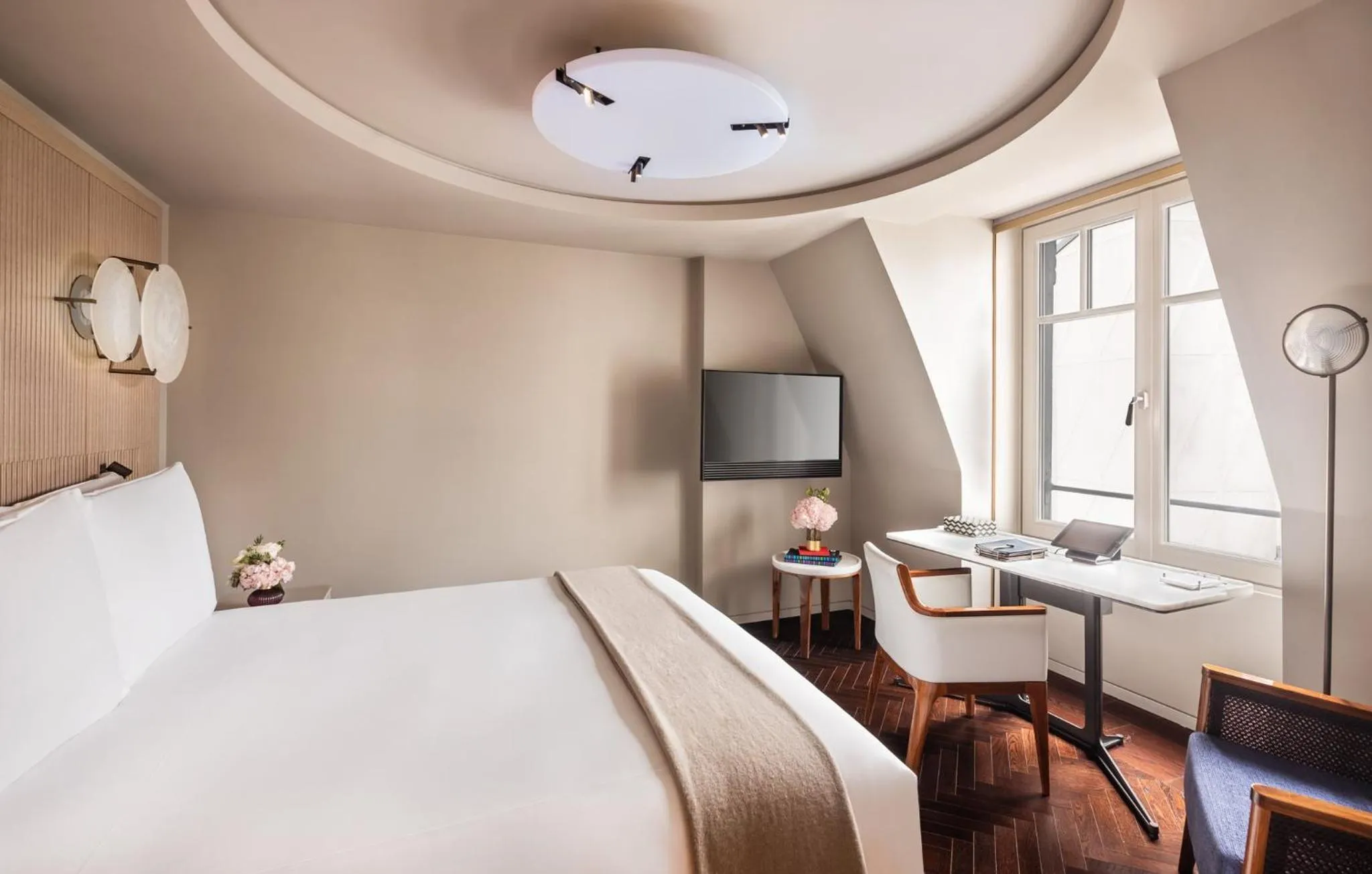 Bedroom, Bed in Mandarin Oriental Lutetia, Paris