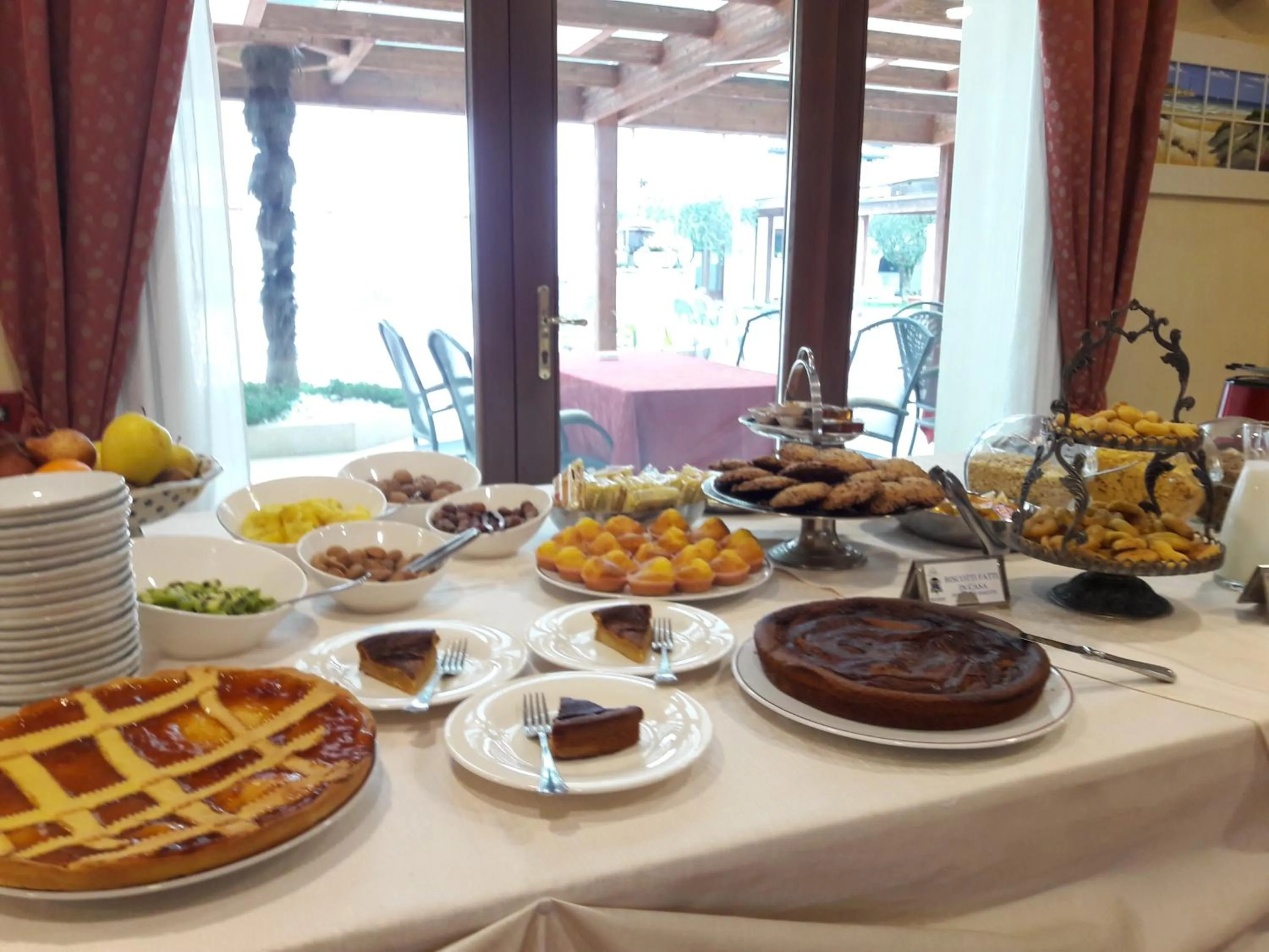 Continental breakfast in Hotel In Sylvis