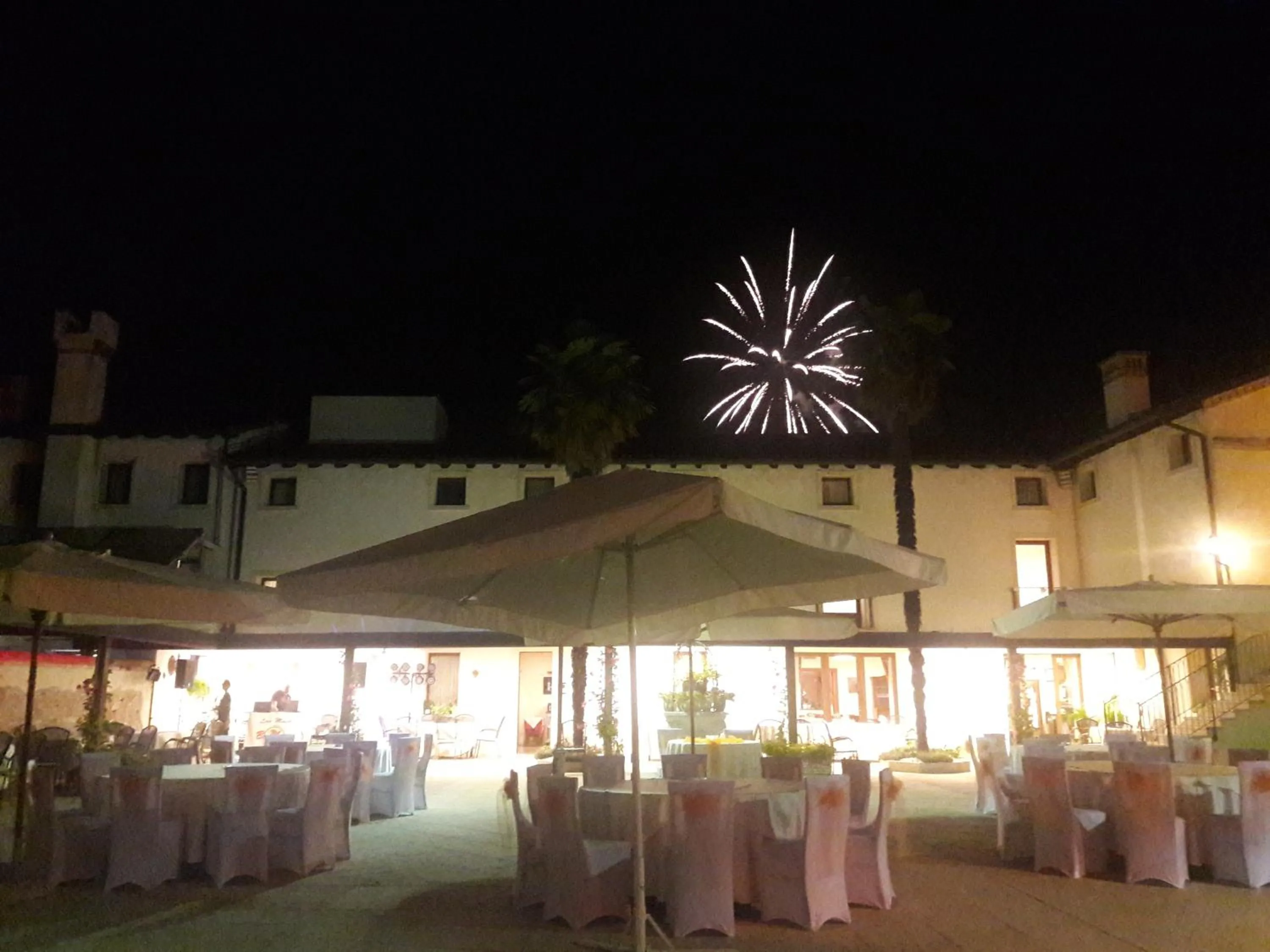 Property building in Hotel In Sylvis