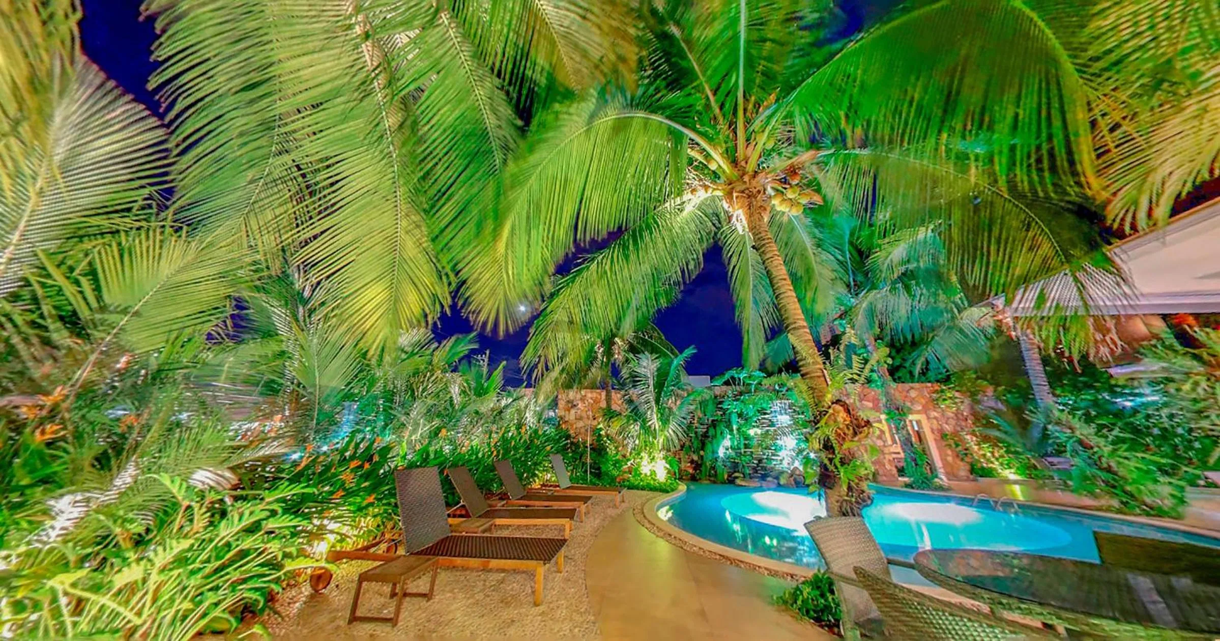 Night in Amazon Plaza Hotel