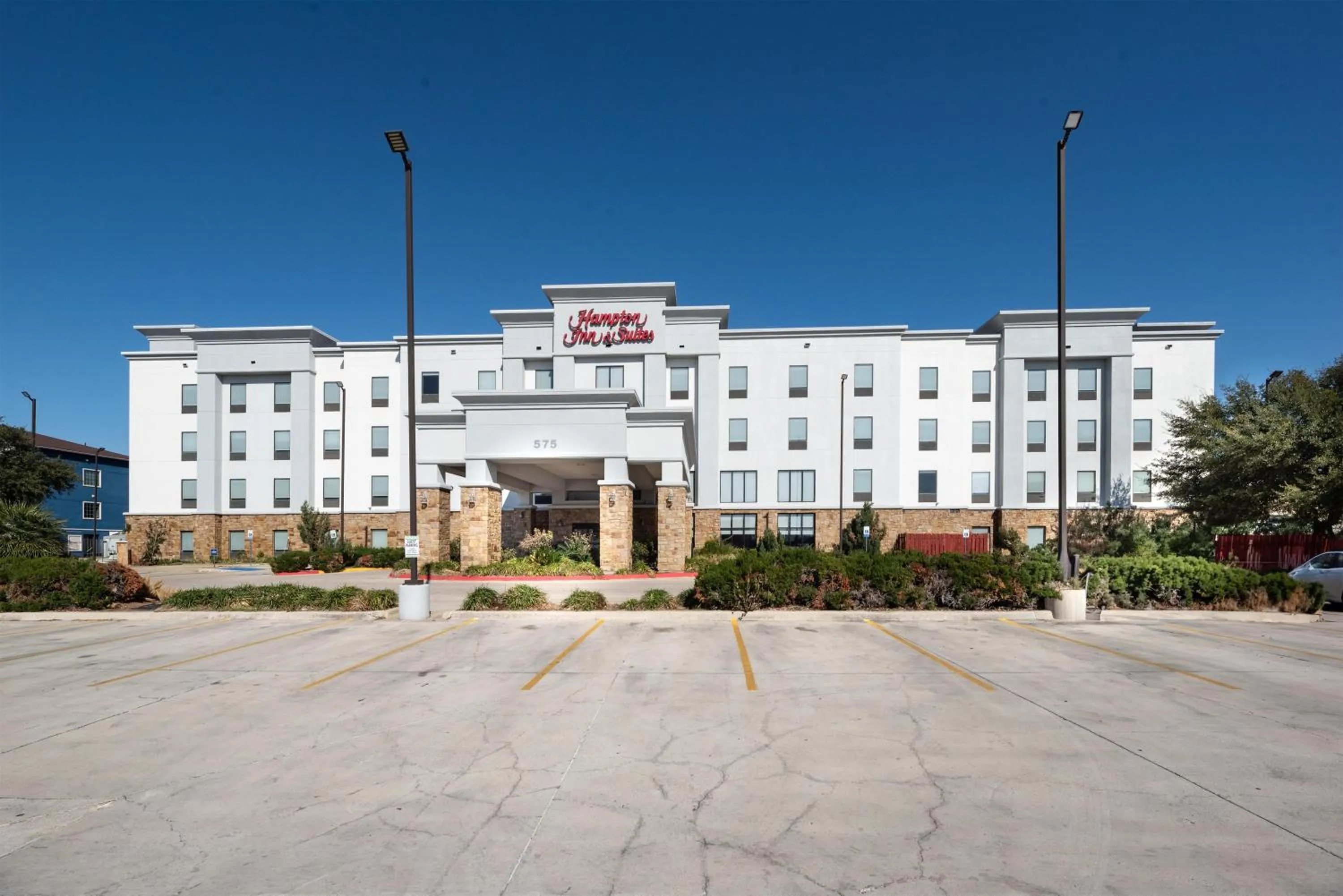 Property building in Hampton Inn & Suites New Braunfels