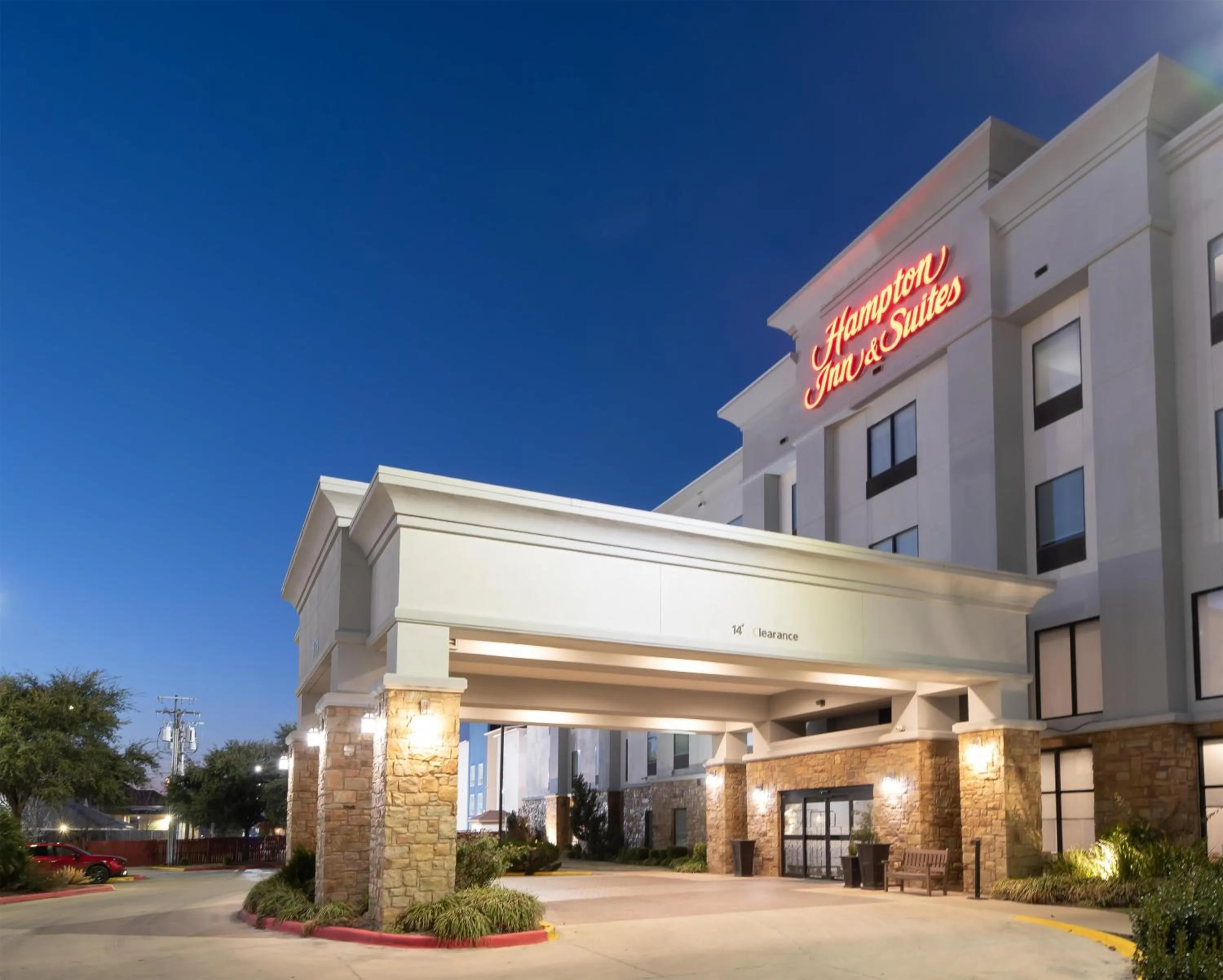 Property building in Hampton Inn & Suites New Braunfels