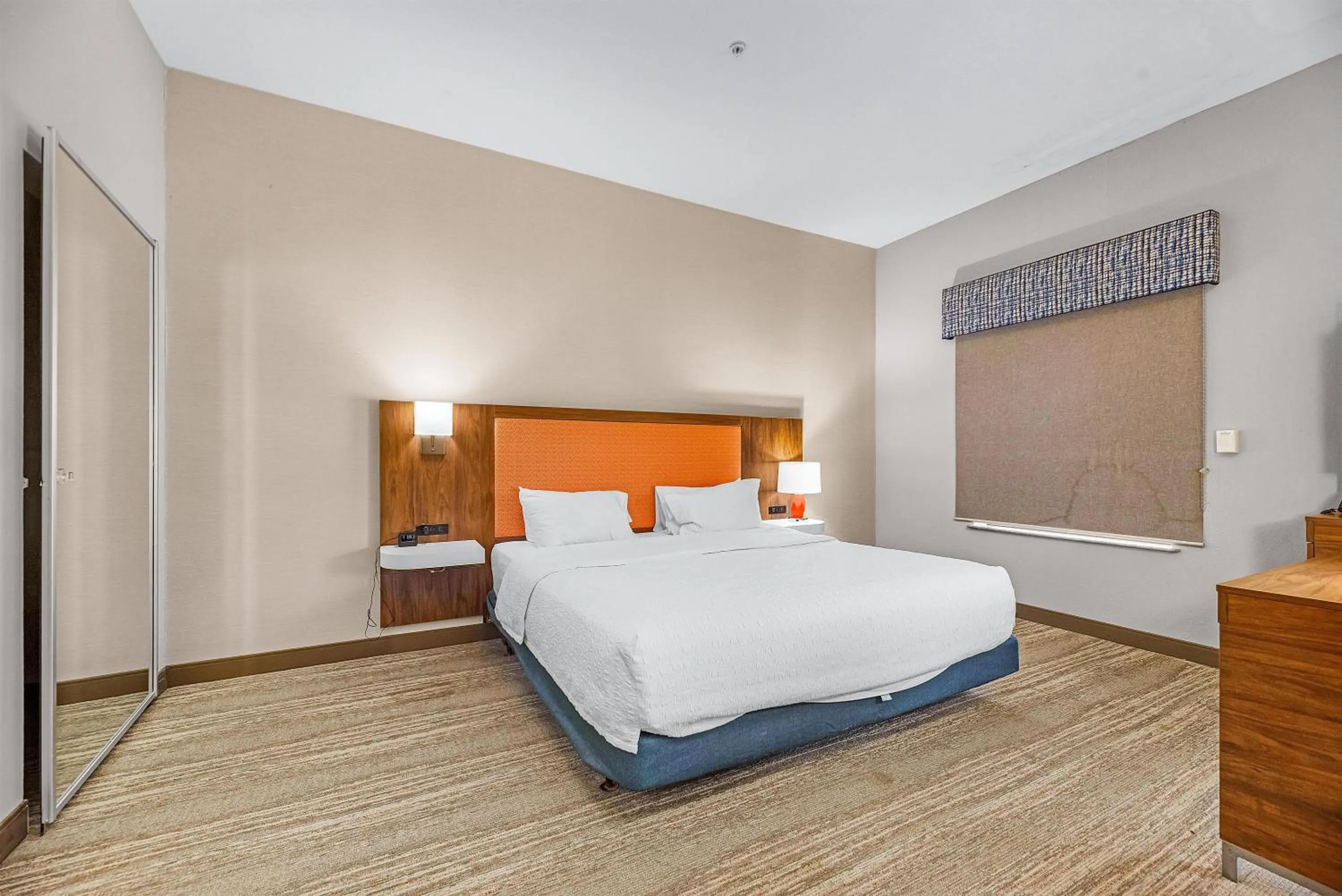 Bed in Hampton Inn & Suites New Braunfels