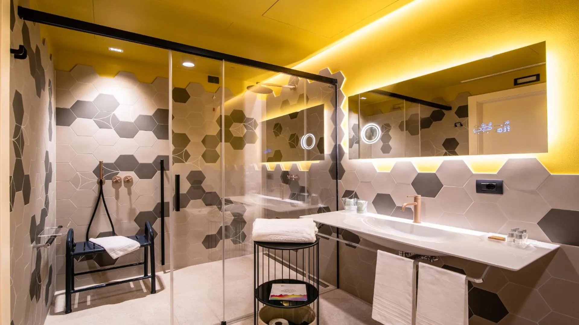 Shower in Terme Preistoriche Resort & Spa