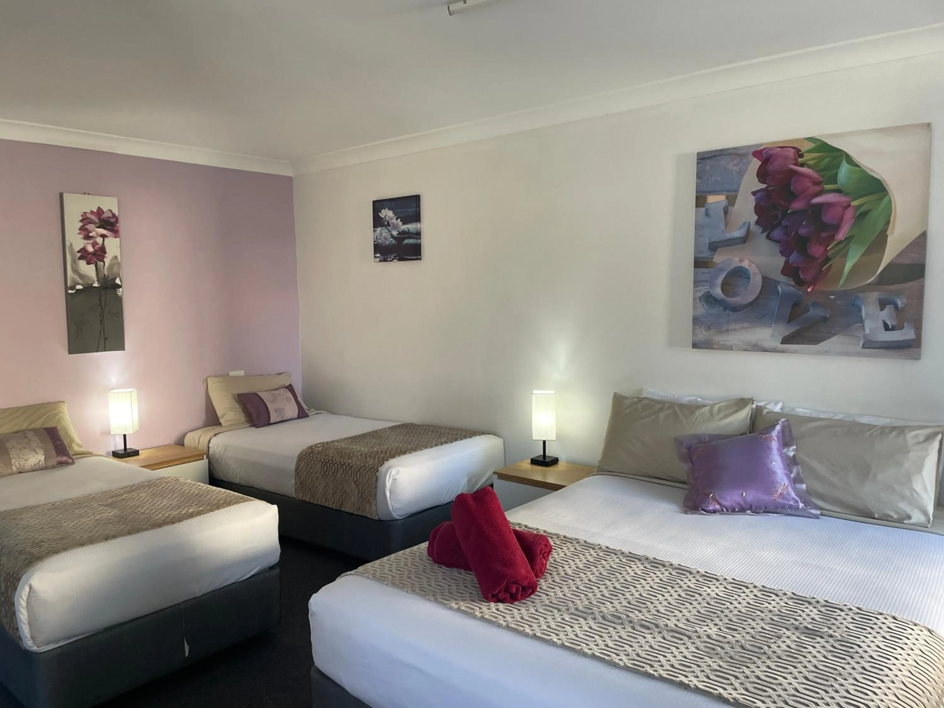 Bed in Taree Lodge Motel