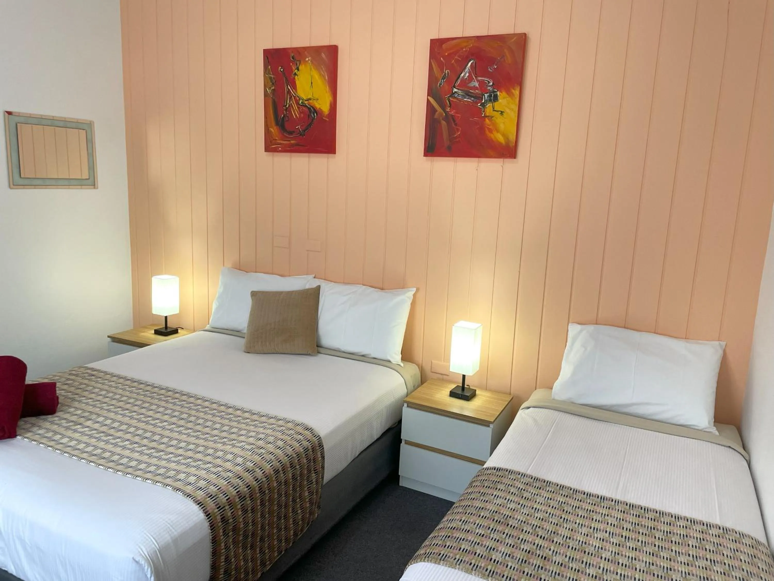 Bed in Taree Lodge Motel