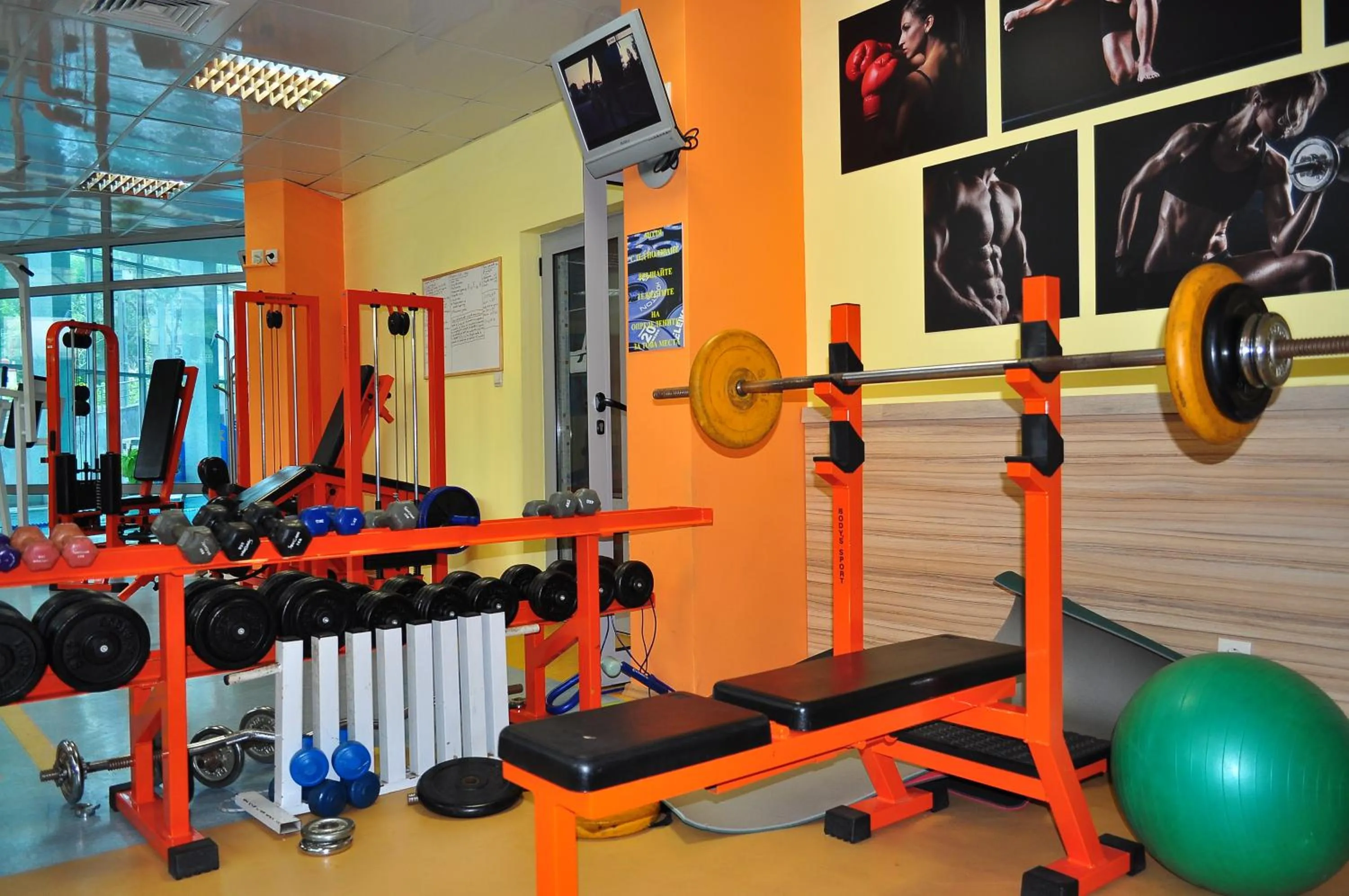 Fitness centre/facilities in Aqua Hotel
