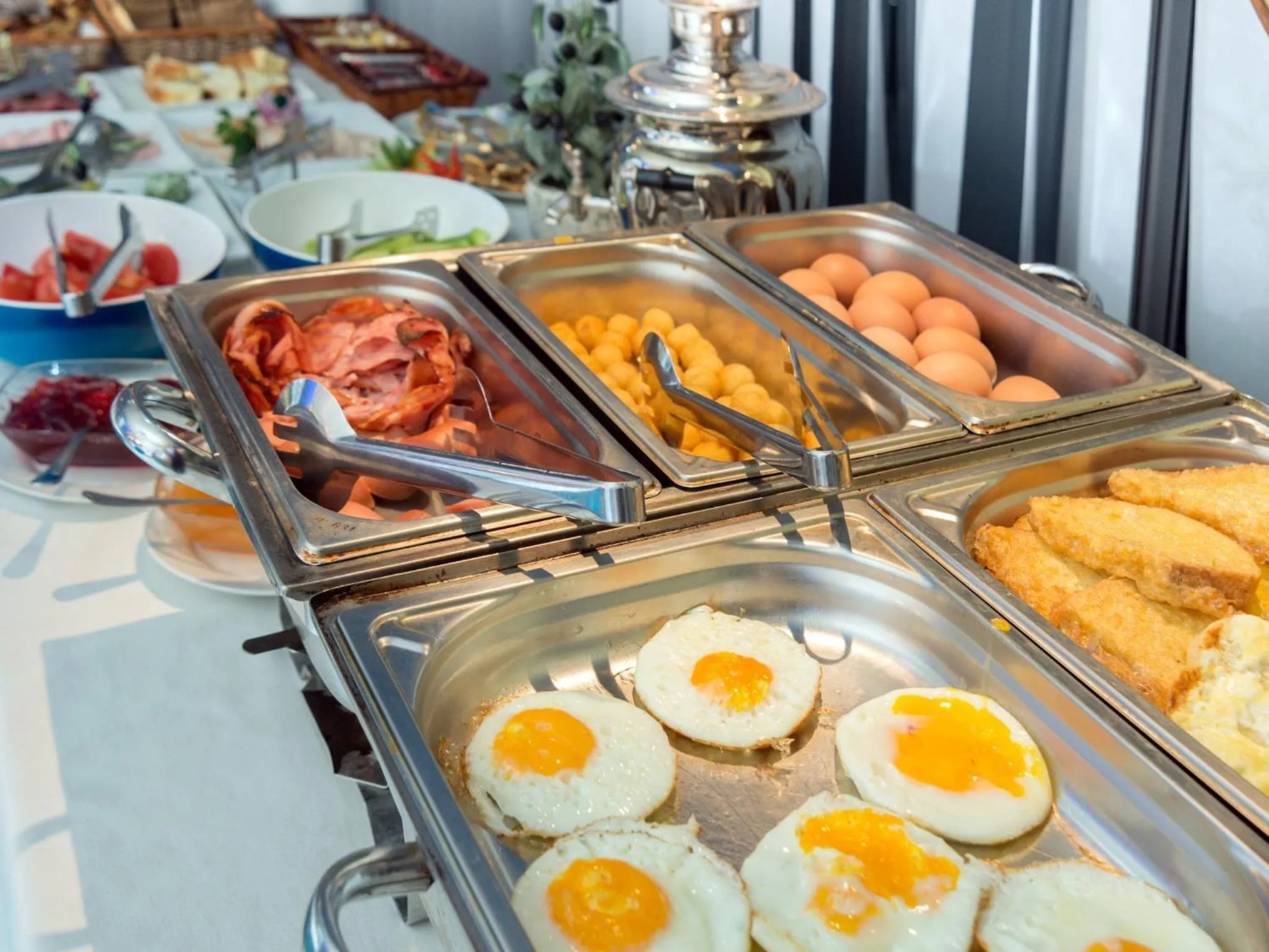 Restaurant/places to eat in Aqua Hotel