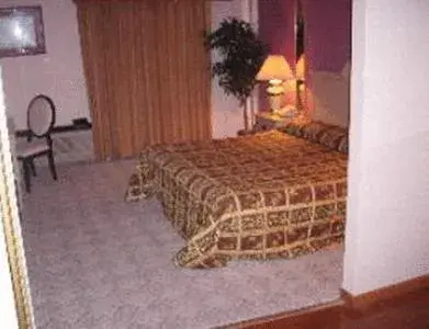 King Room in Chateau Royale Inn King Room in Chateau Royale Inn