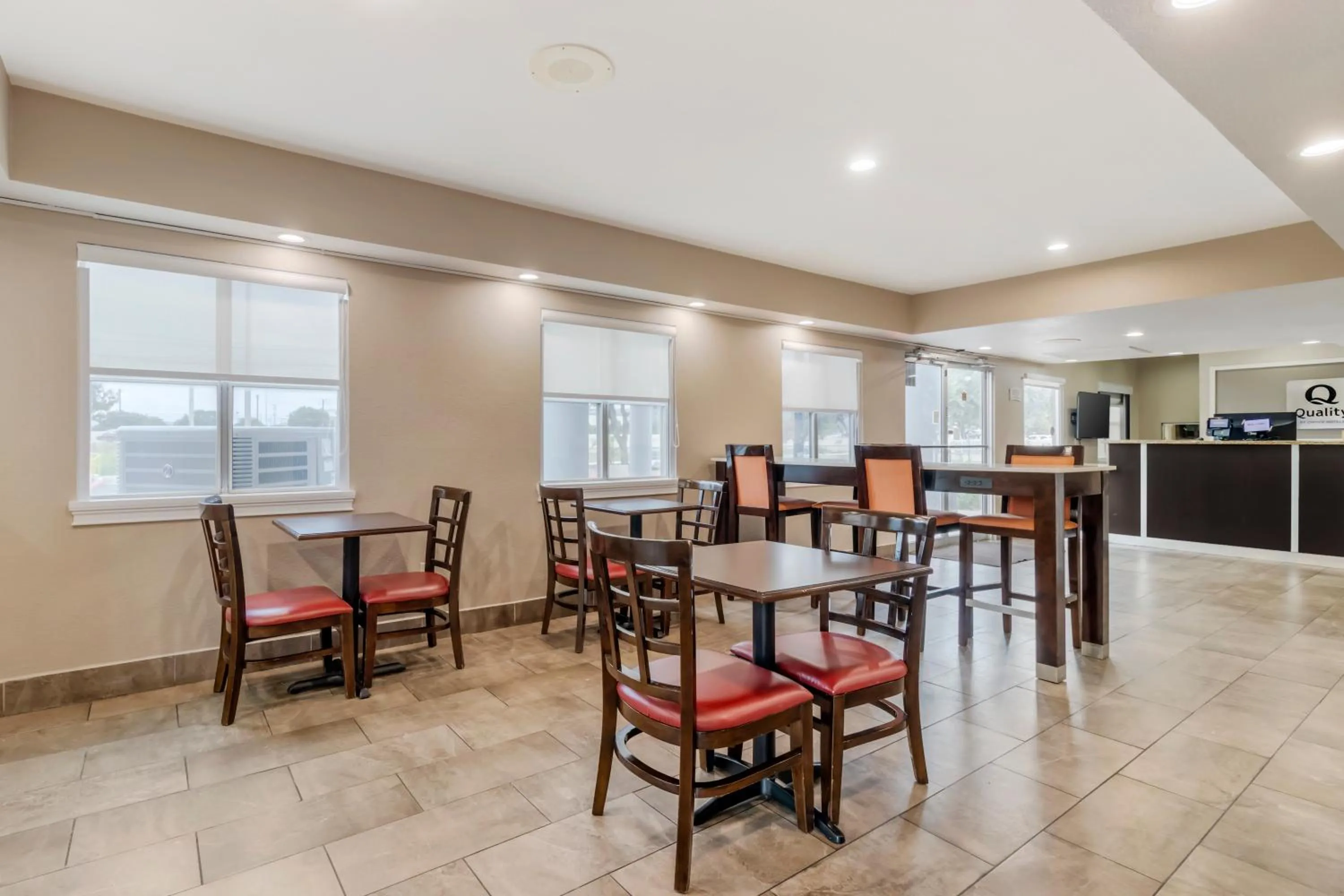 Restaurant/places to eat in Quality Inn & Suites I-10 near Fiesta Texas