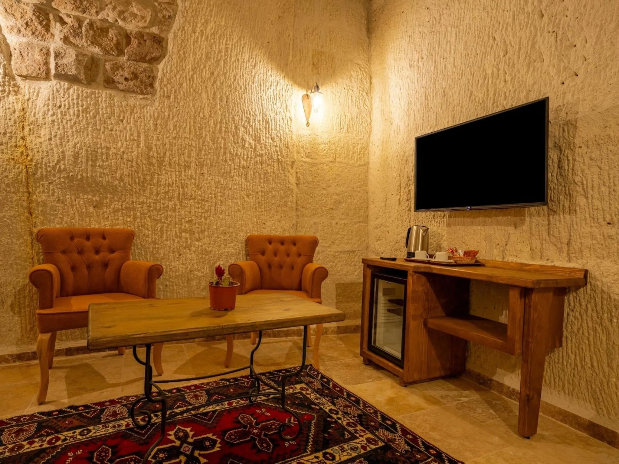 TV and multimedia in Tulip Cave Suites