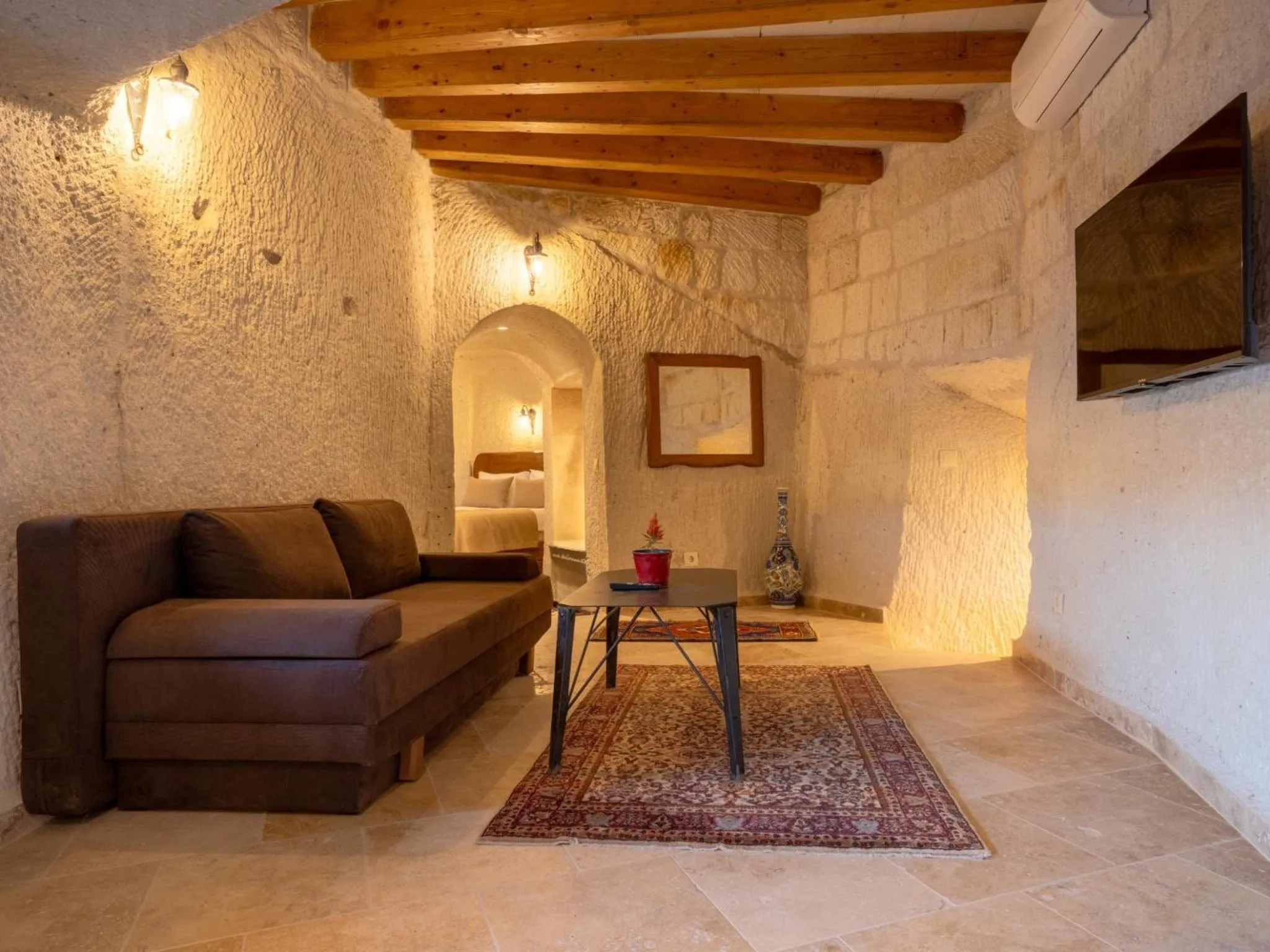 Living room in Tulip Cave Suites