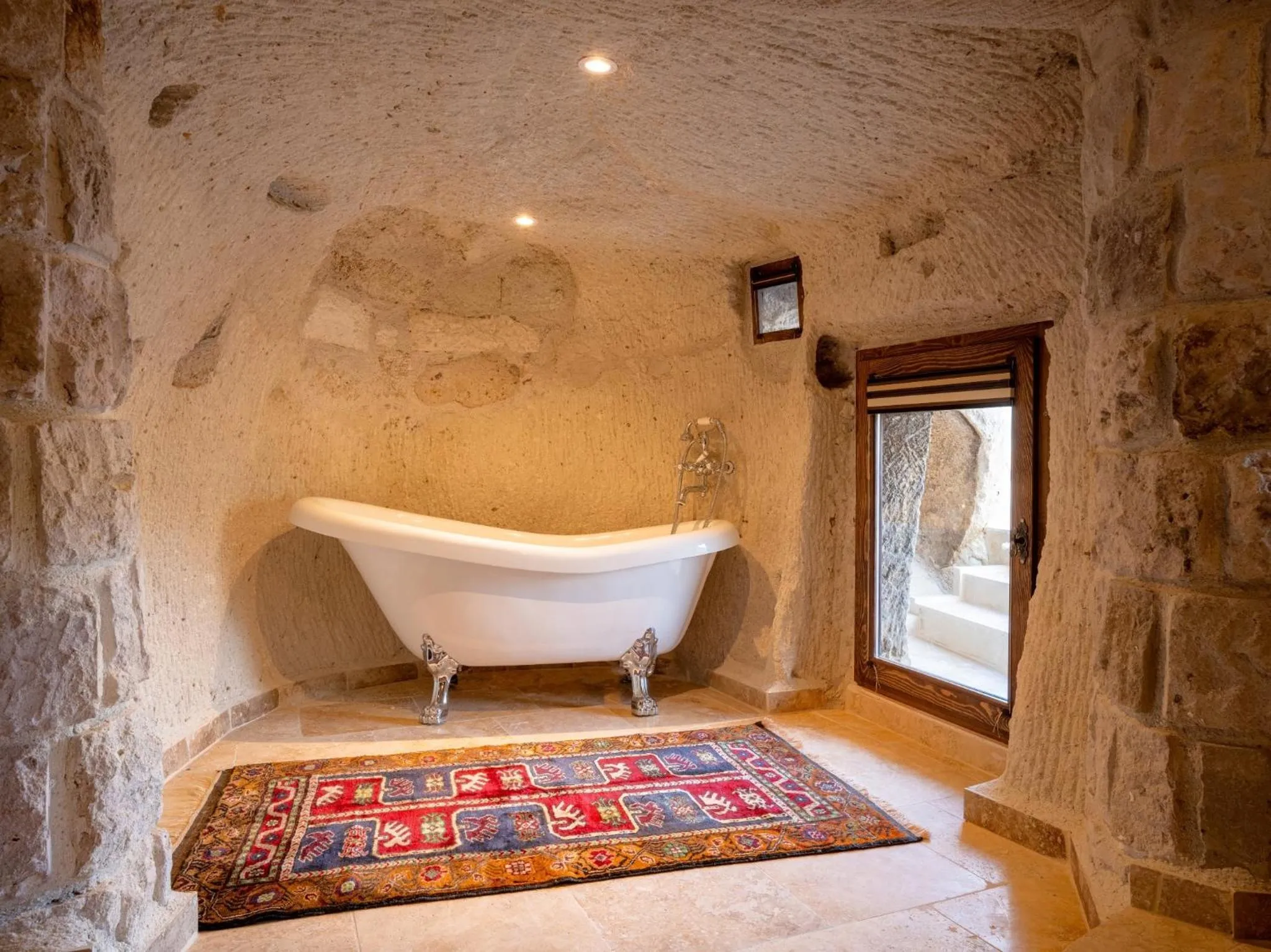 Bath in Tulip Cave Suites