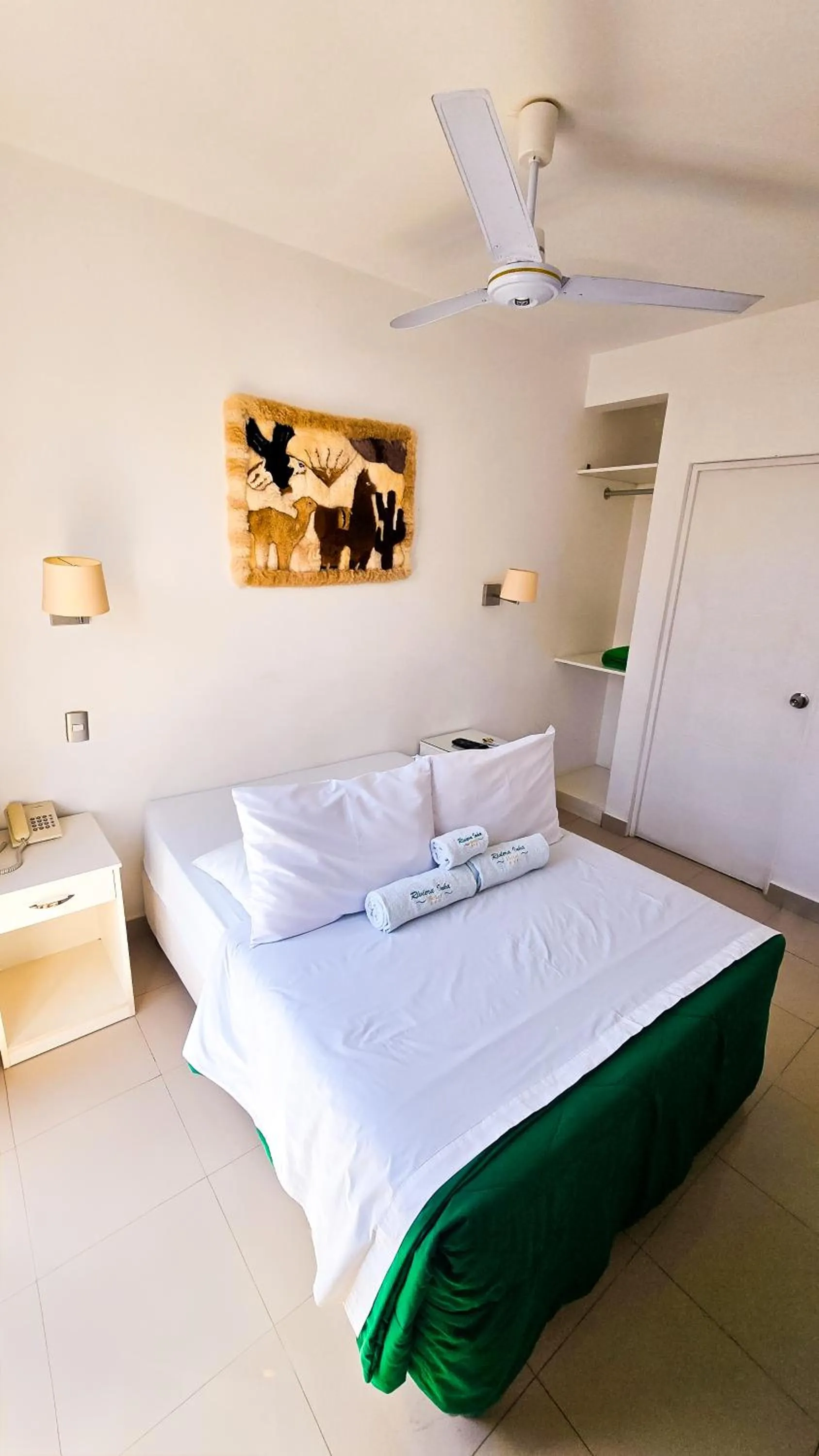 Photo of the whole room, Bed in Hotel Riviera Inka Paracas