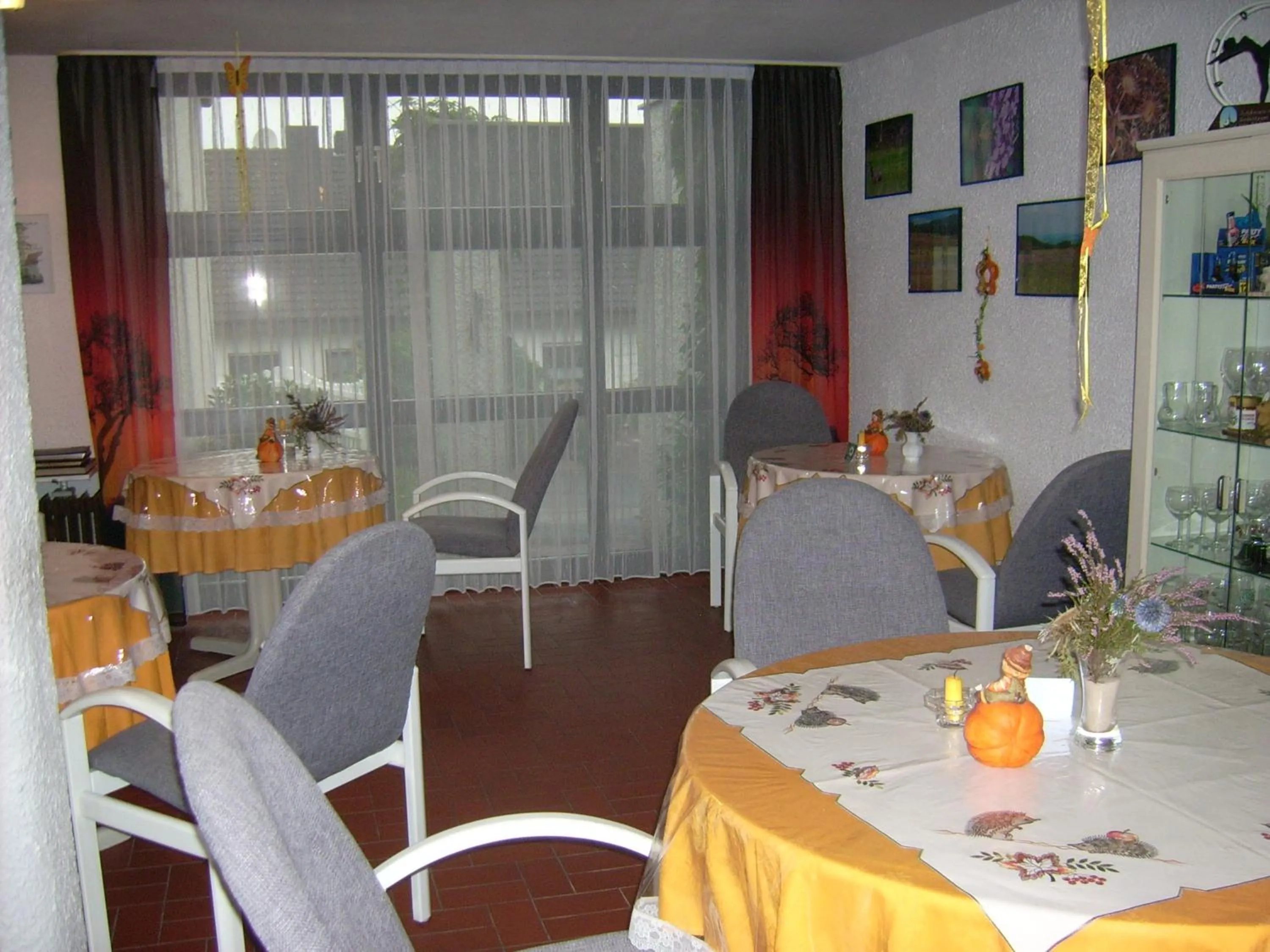 Communal lounge/ TV room in Gästehaus Hochrhönblick