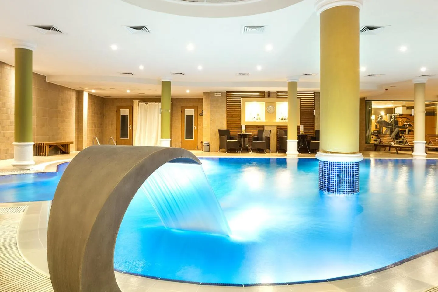 Swimming pool in Romance Hotel and Family Suites