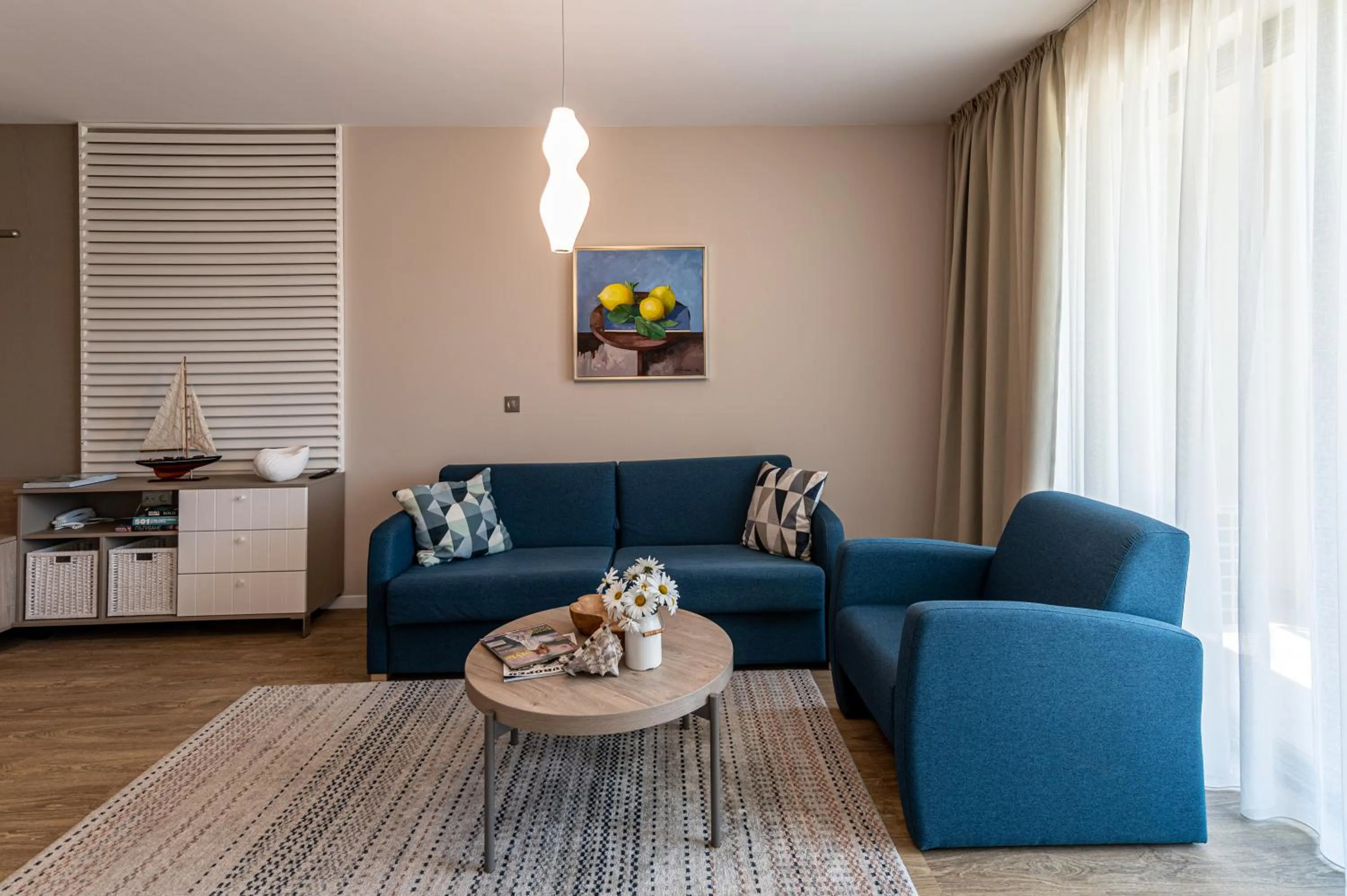 Romance Hotel and Family Suites