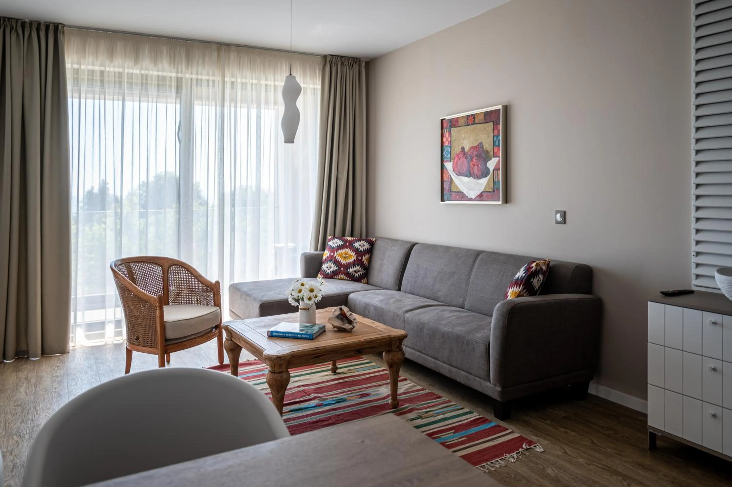 Romance Hotel and Family Suites