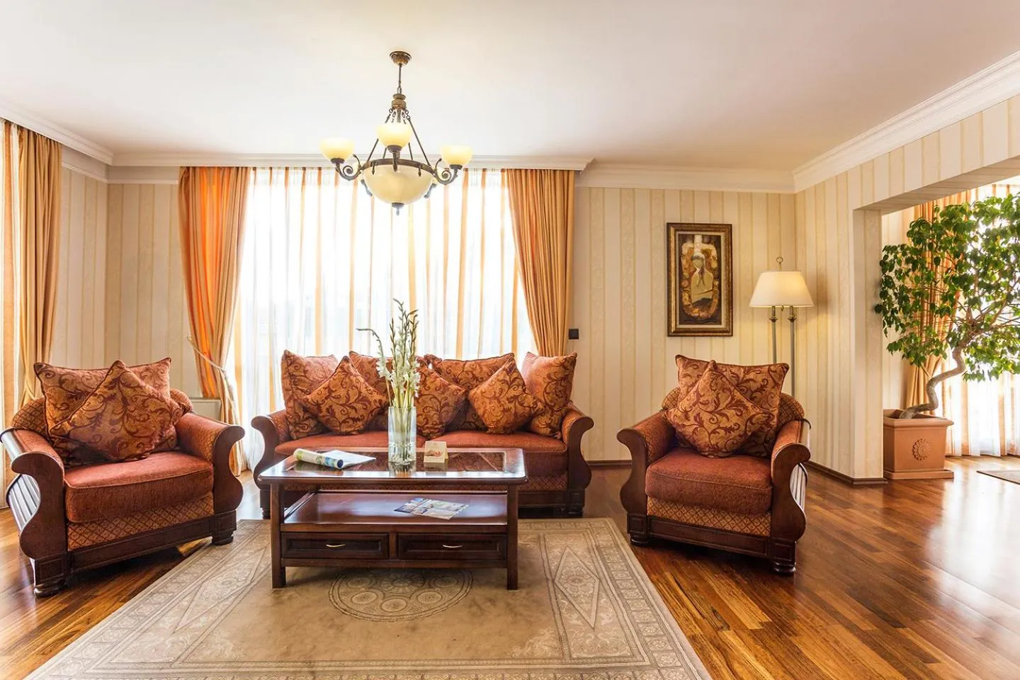 Romance Hotel and Family Suites