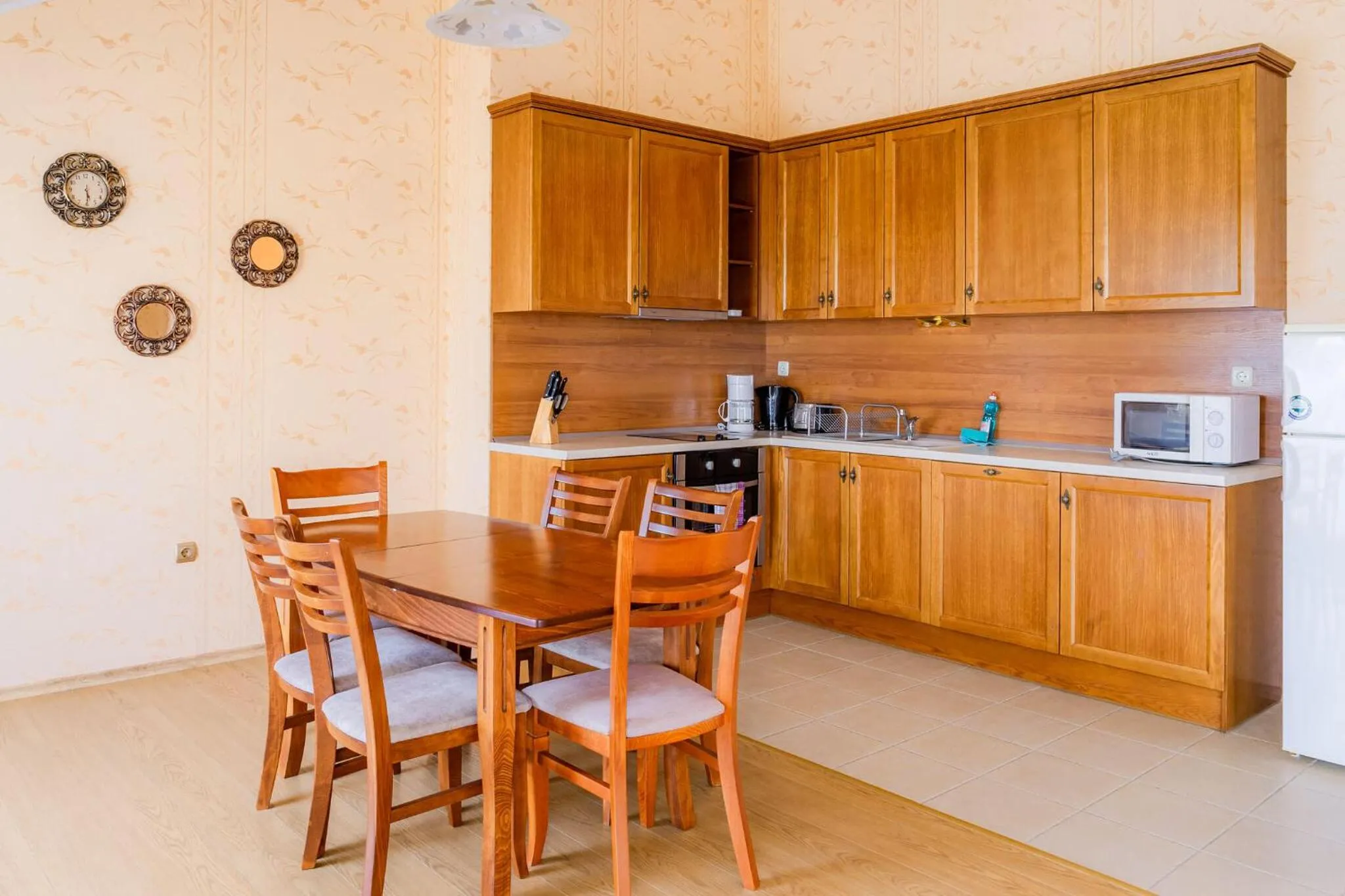 Romance Hotel and Family Suites