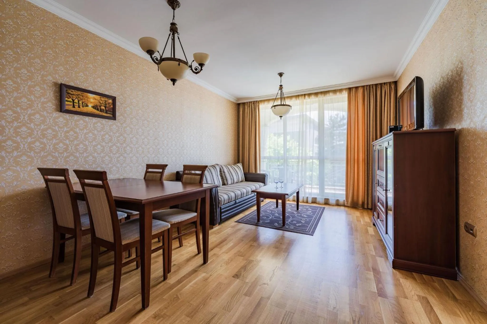 Romance Hotel and Family Suites