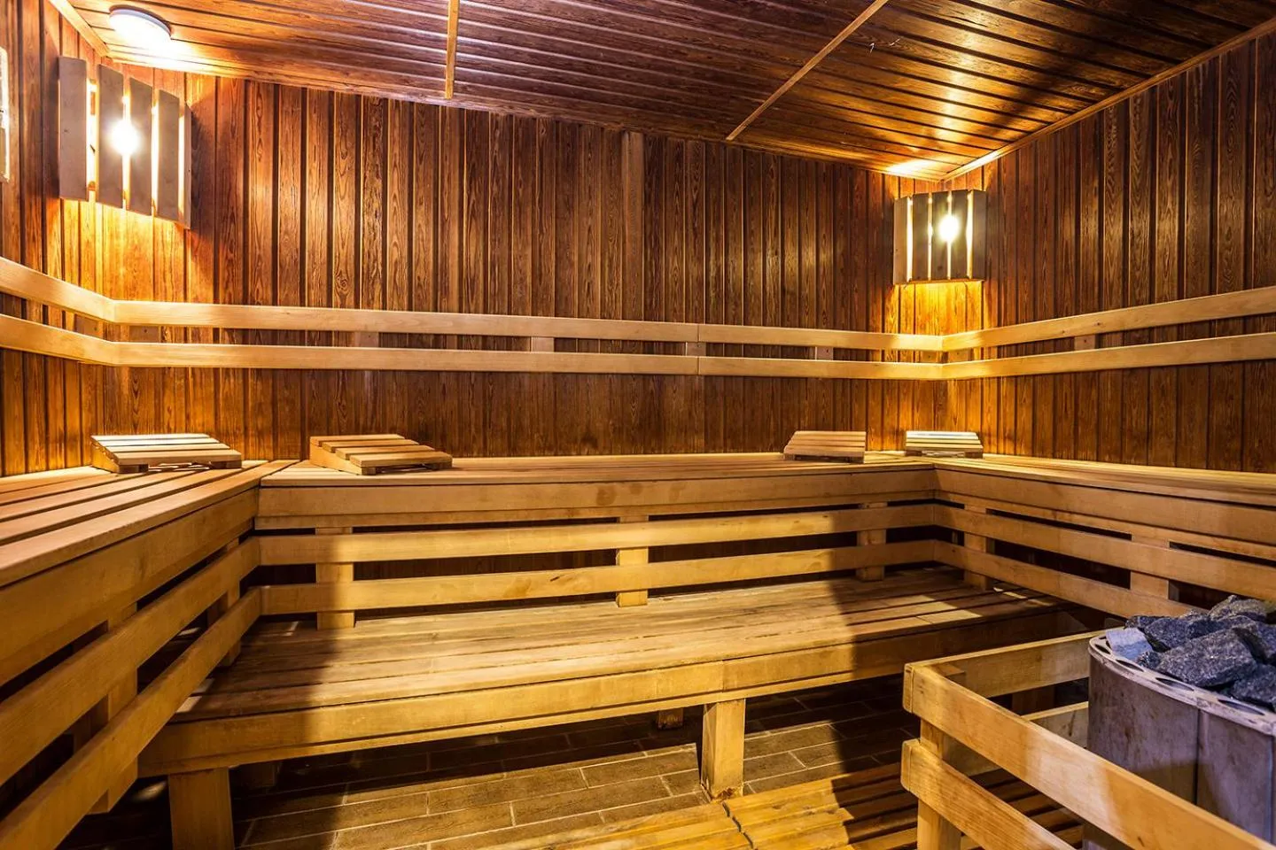 Romance Hotel and Family Suites