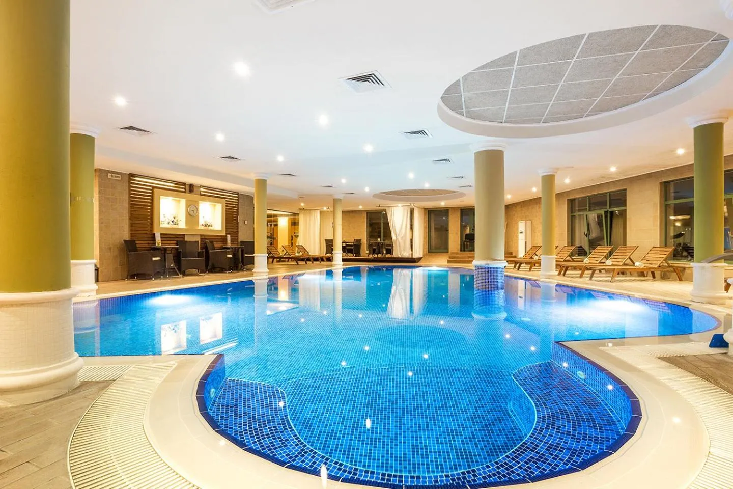 Swimming pool in Romance Hotel and Family Suites