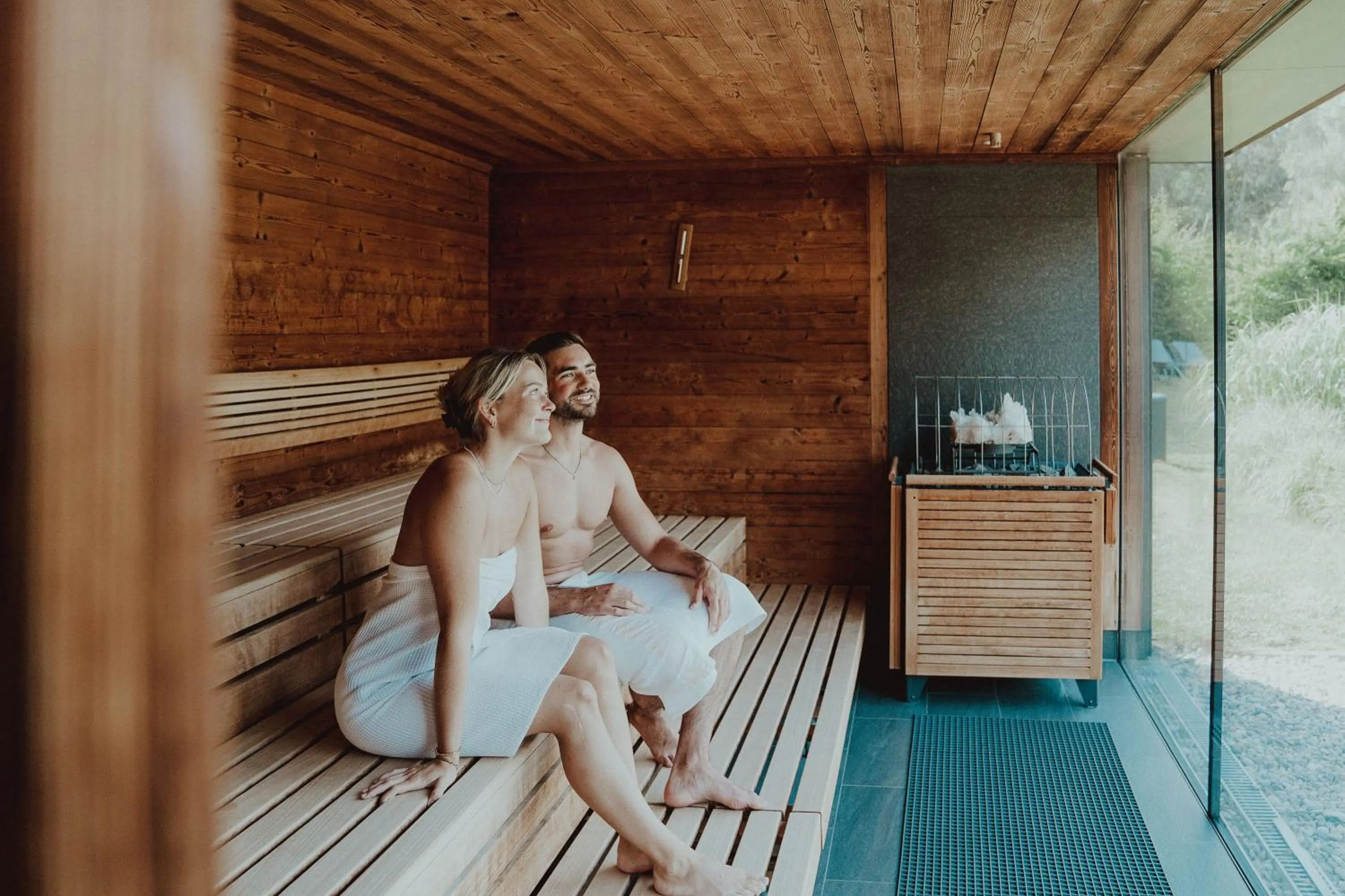 Sauna in Österreichischer Hof-im Bademantel direkt in die Alpentherme