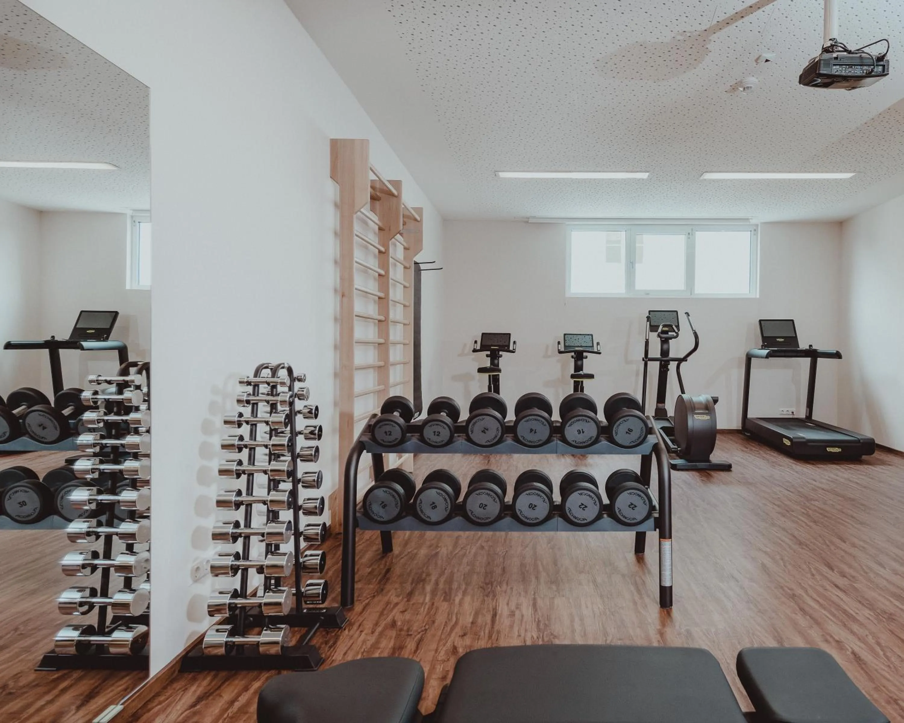 Fitness centre/facilities in Österreichischer Hof-im Bademantel direkt in die Alpentherme