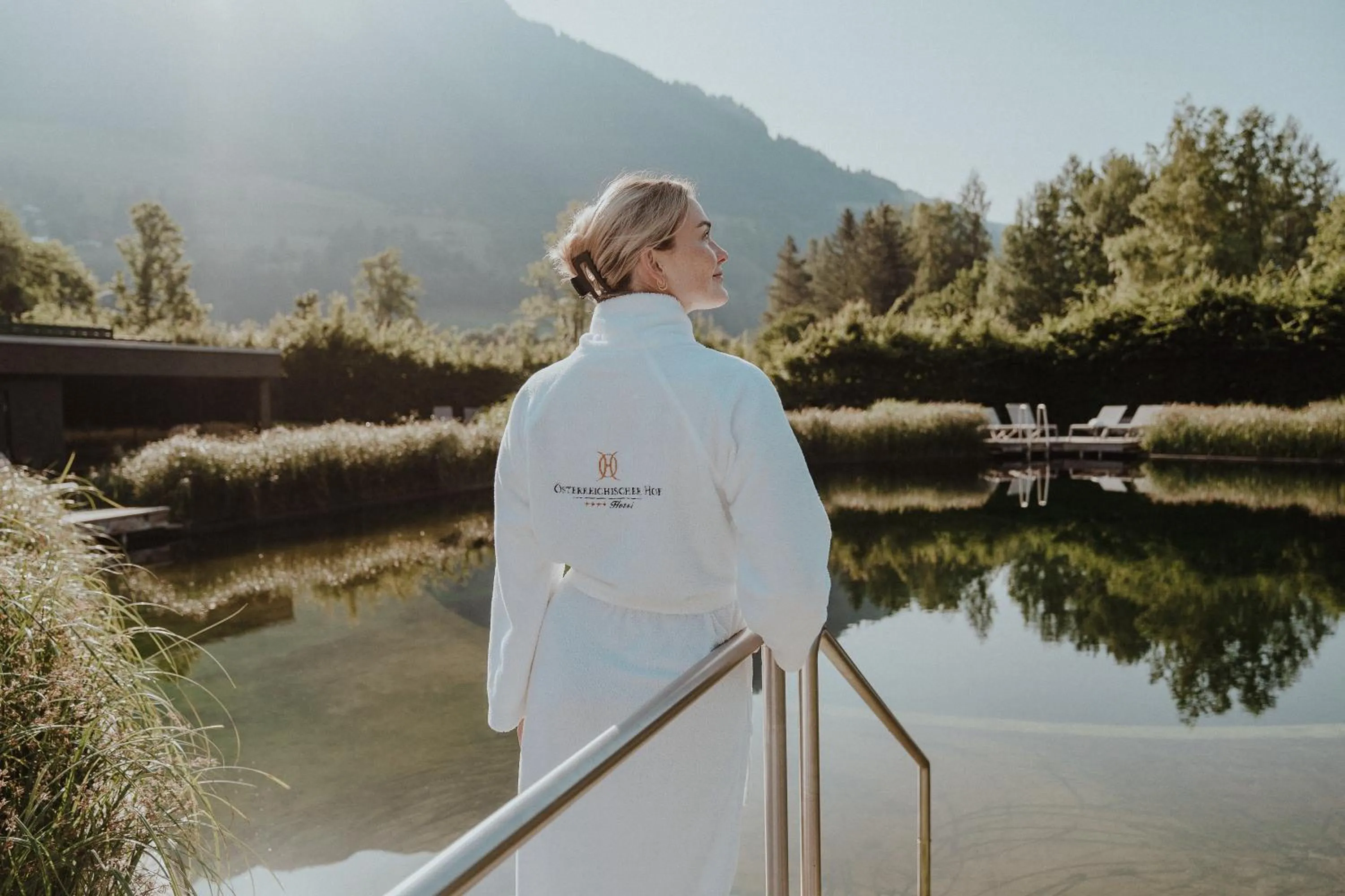 Day in Österreichischer Hof-im Bademantel direkt in die Alpentherme