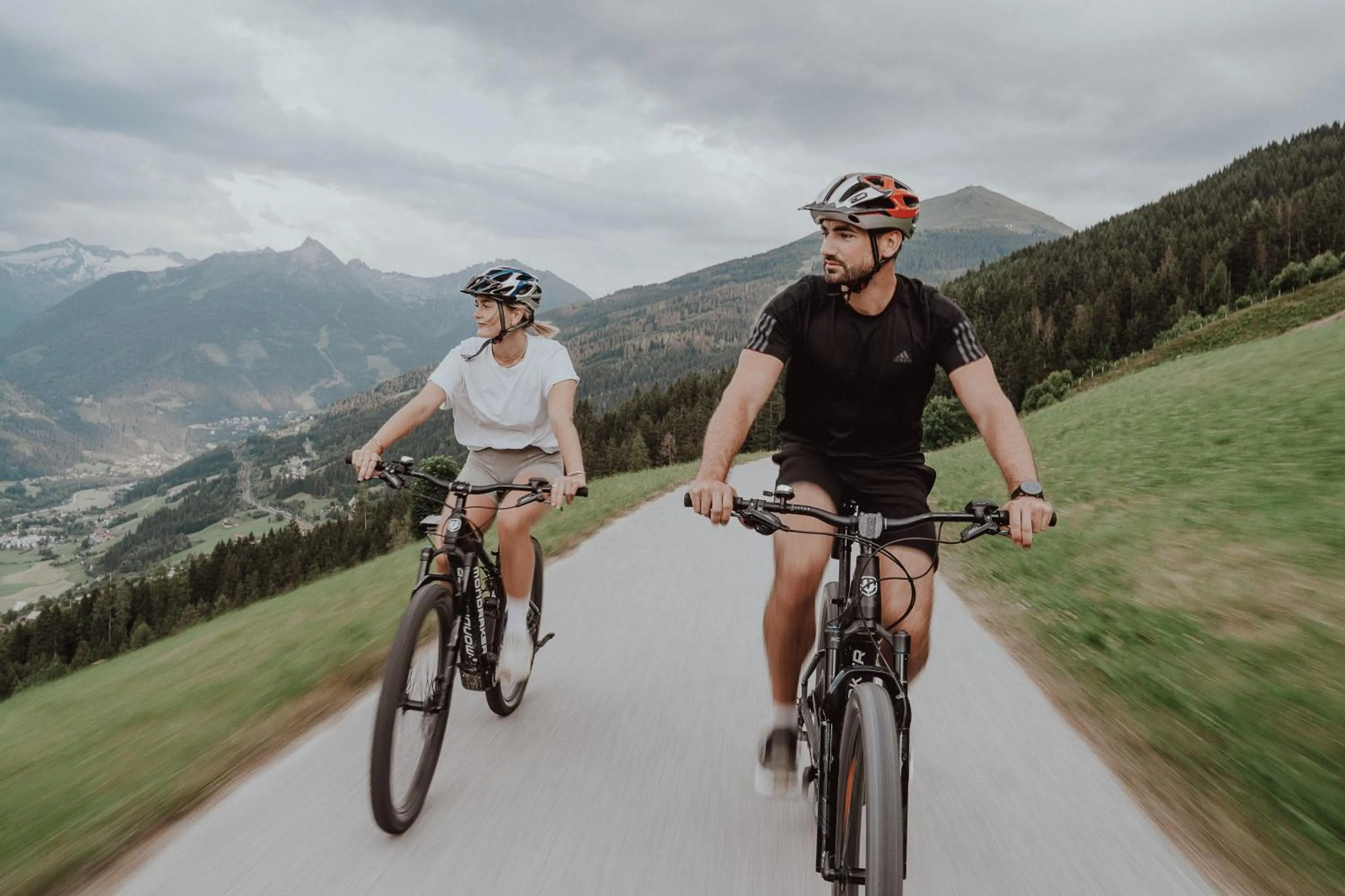 Day in Österreichischer Hof-im Bademantel direkt in die Alpentherme