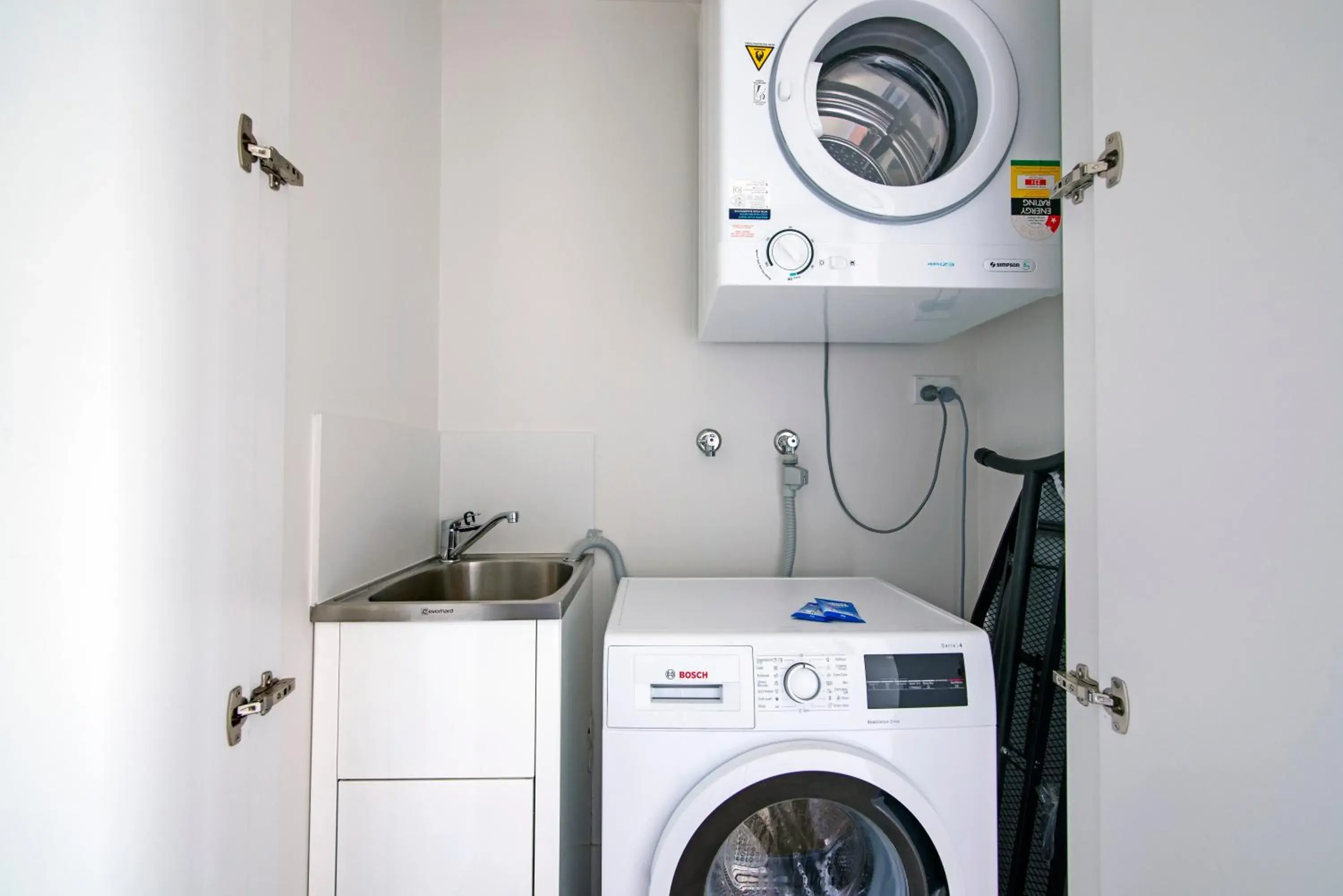 Three Bedroom Apartment in Ruby Gold Coast by CLLIX Three Bedroom Apartment in Ruby Gold Coast by CLLIX