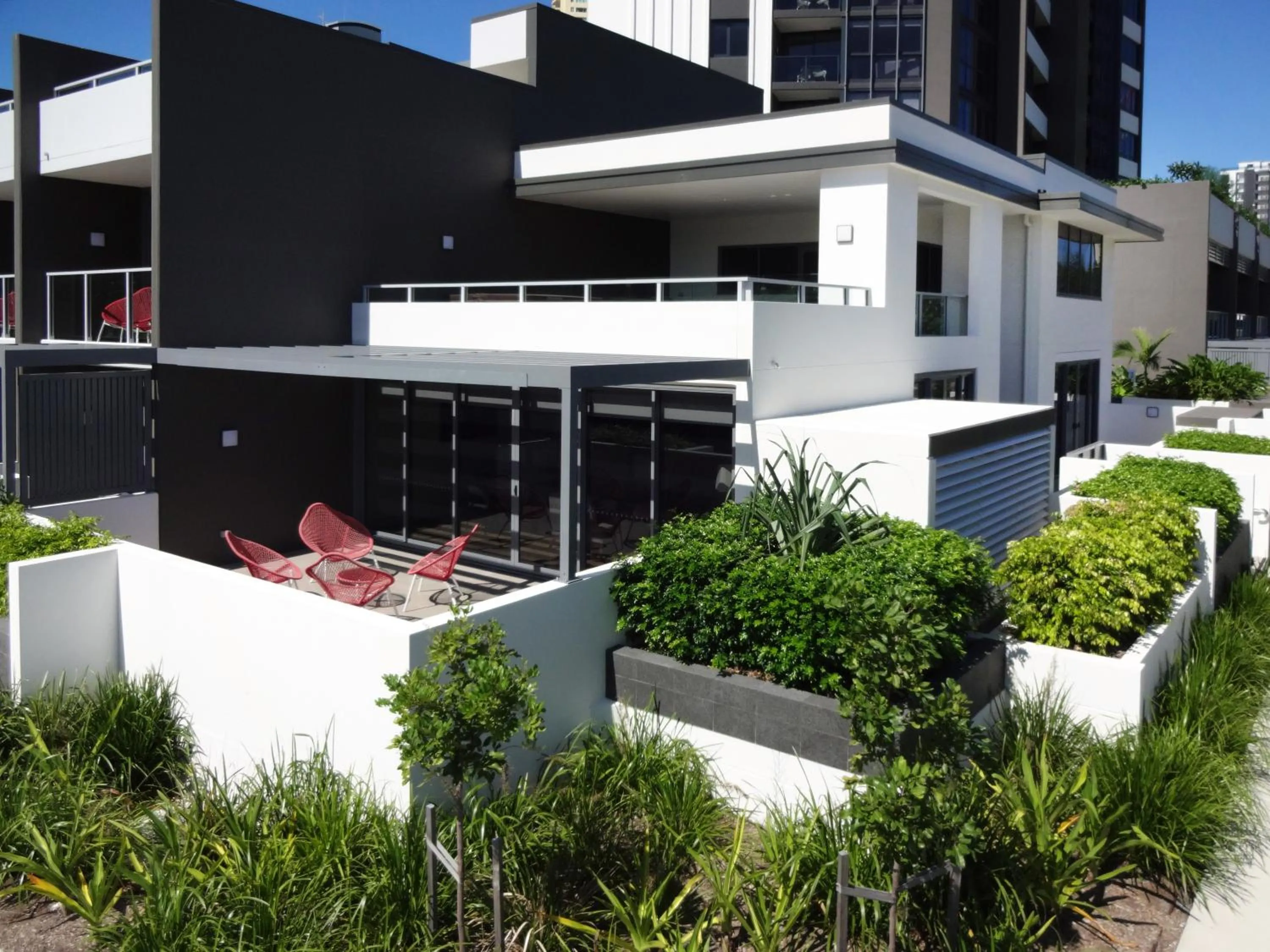Property building in Ruby Gold Coast by CLLIX