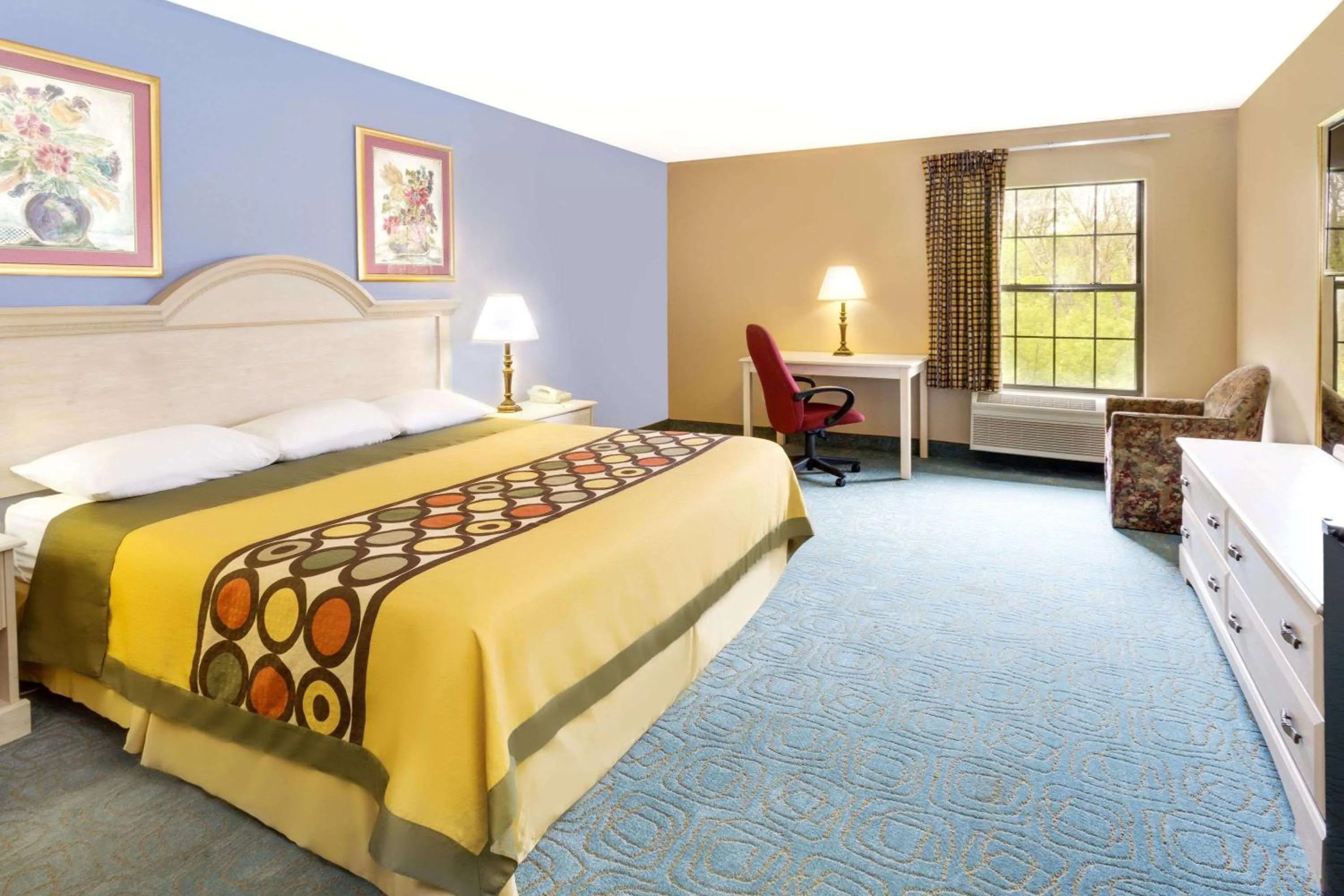 Bed in Super 8 by Wyndham Freeport