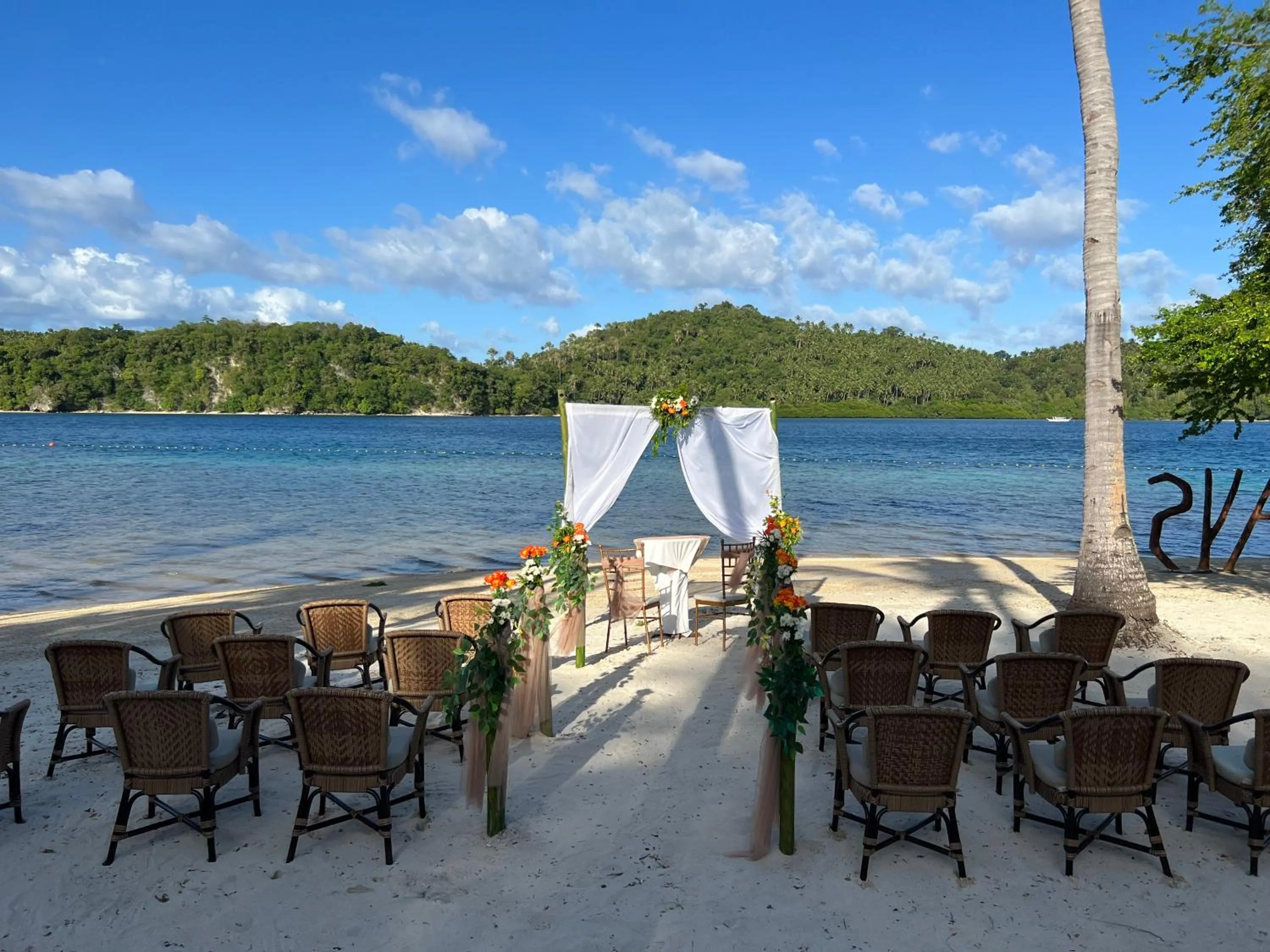 Restaurant/places to eat in Fridays Puerto Galera