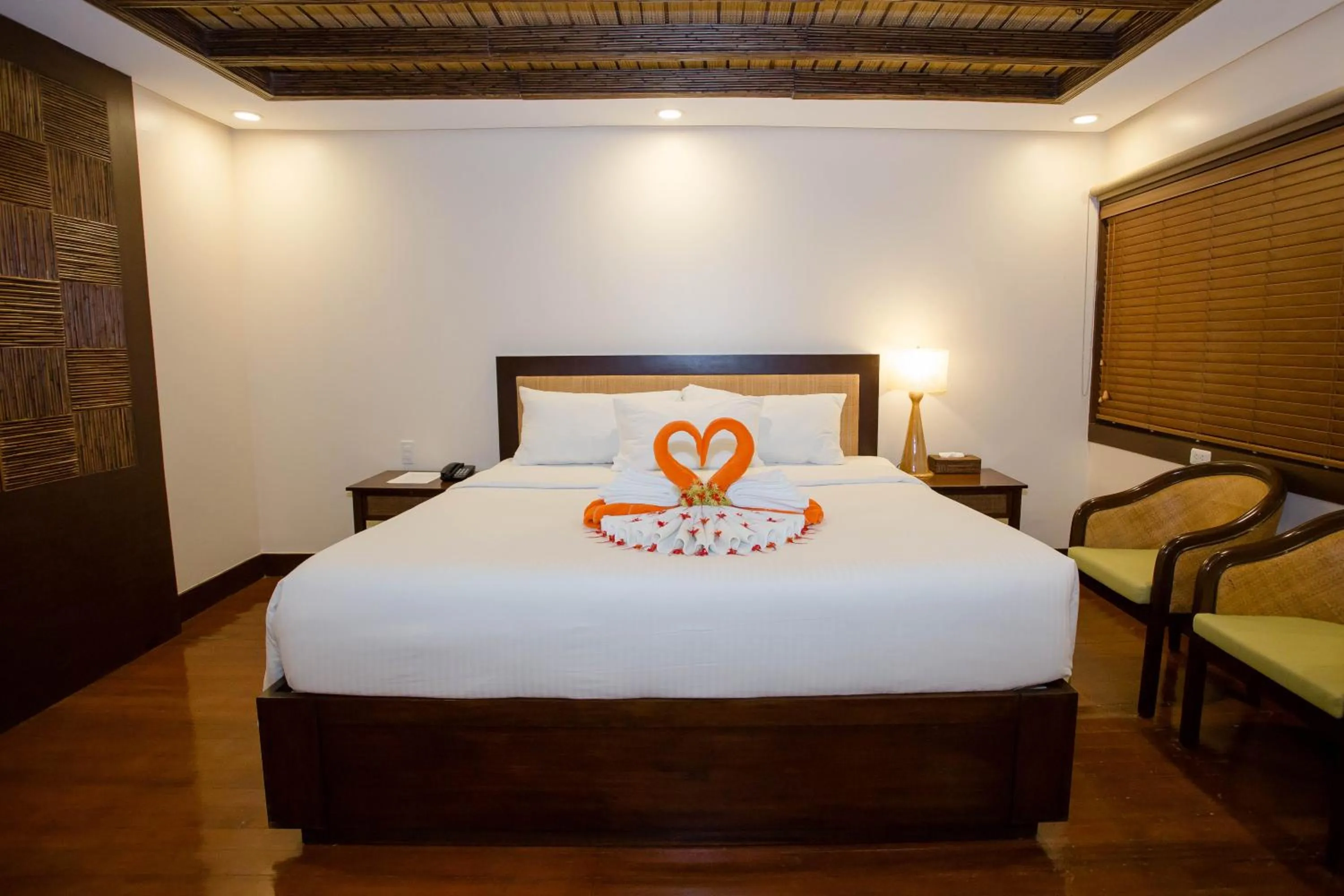 Bed in Fridays Puerto Galera