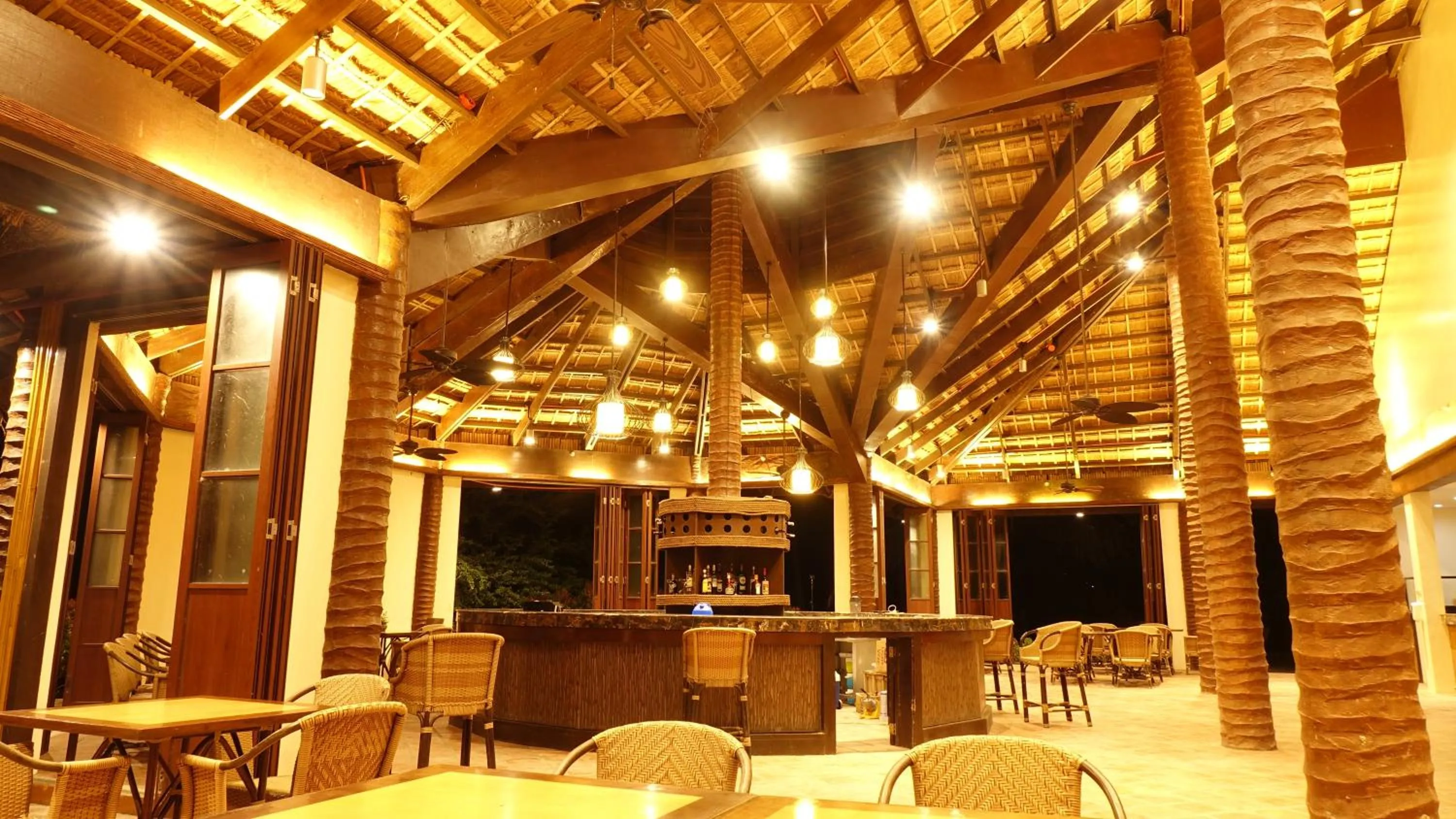 Restaurant/places to eat in Fridays Puerto Galera