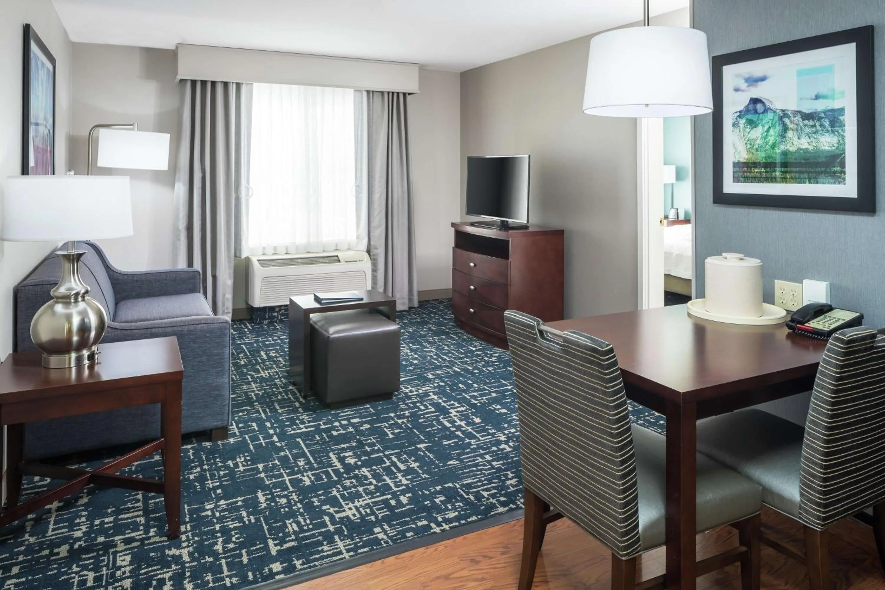 Living room in Homewood Suites by Hilton Fresno Airport/Clovis