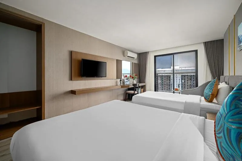 Quiet street view, Bed in Sochi Hotel