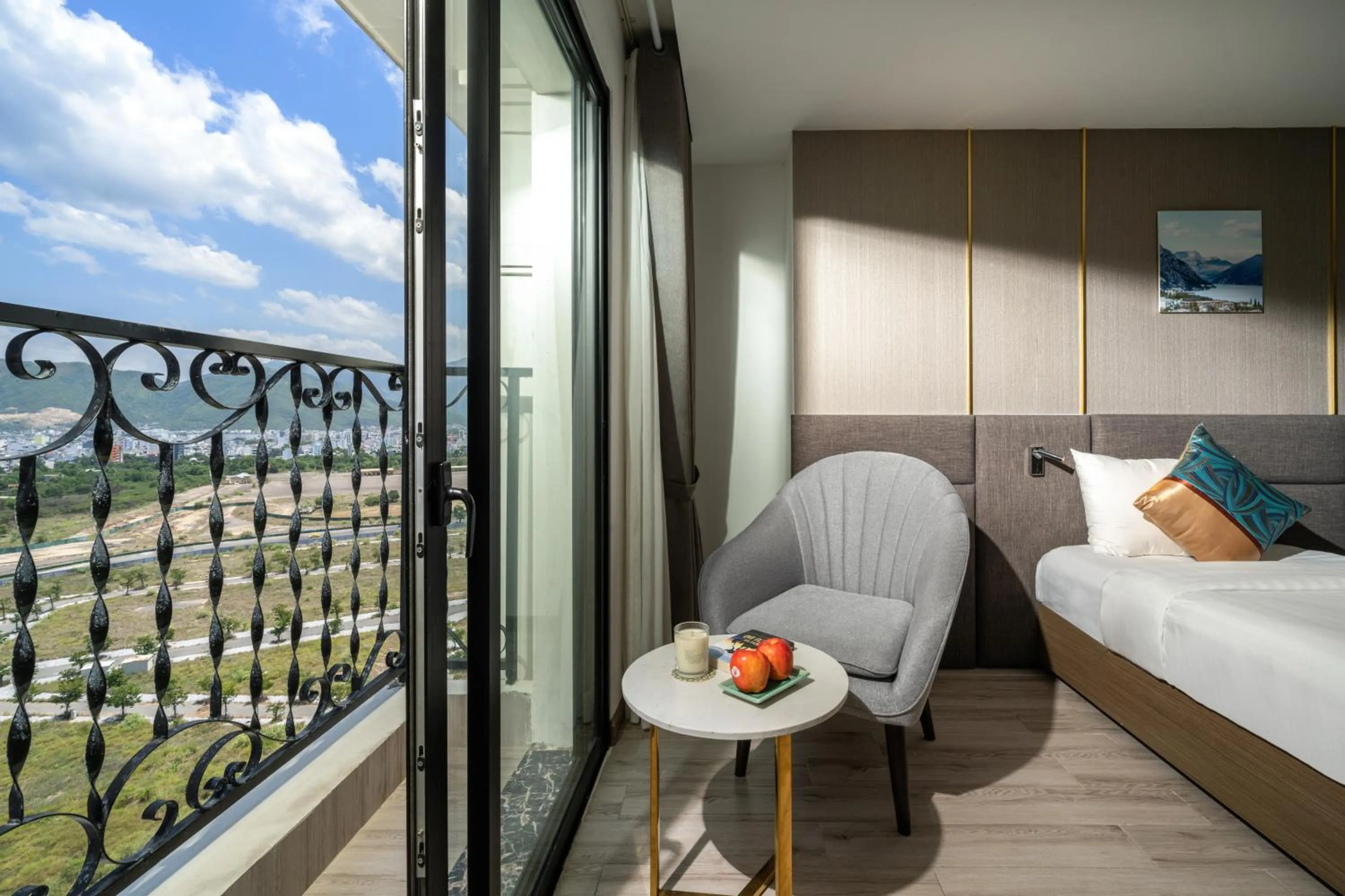 Dining area, Bed in Sochi Hotel