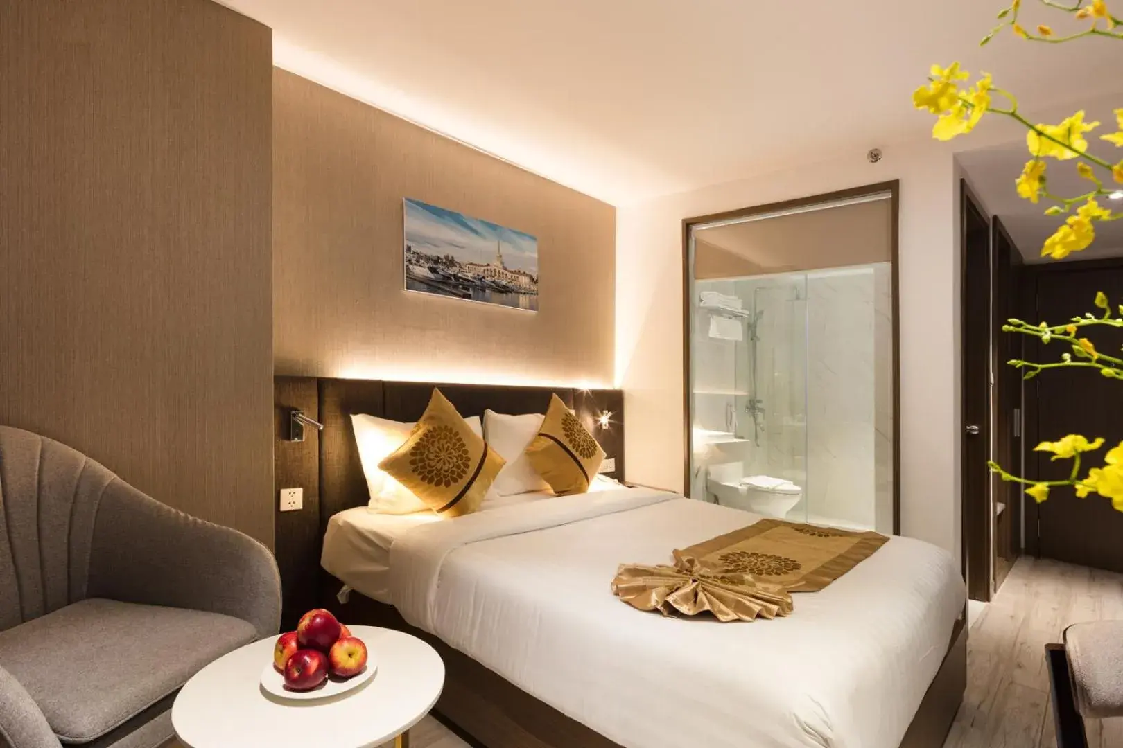 Deluxe Double or Twin Room with Balcony in Sochi Hotel Nha Trang Beach Deluxe Double or Twin Room with Balcony in Sochi Hotel Nha Trang Beach