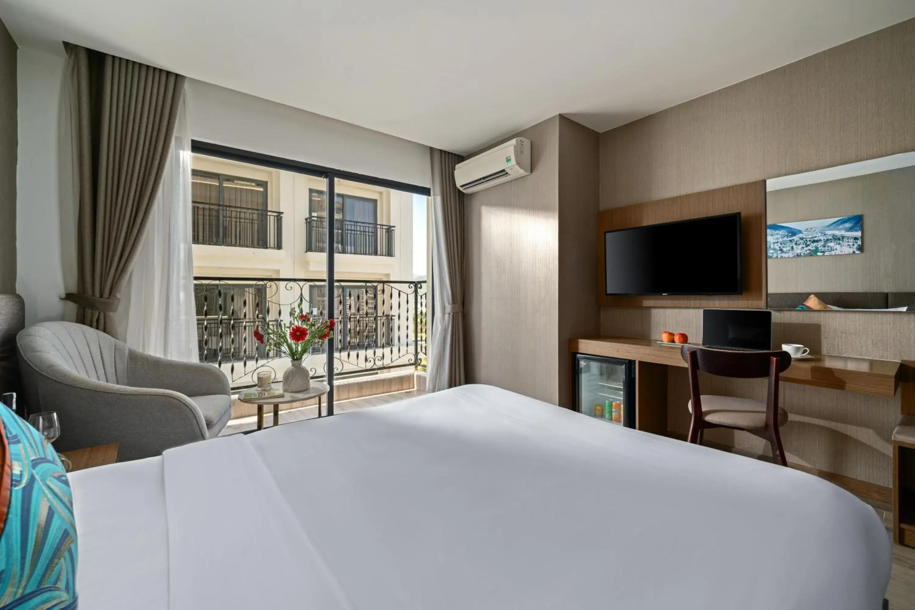Double Room with Balcony in Sochi Hotel Nha Trang Beach Double Room with Balcony in Sochi Hotel Nha Trang Beach