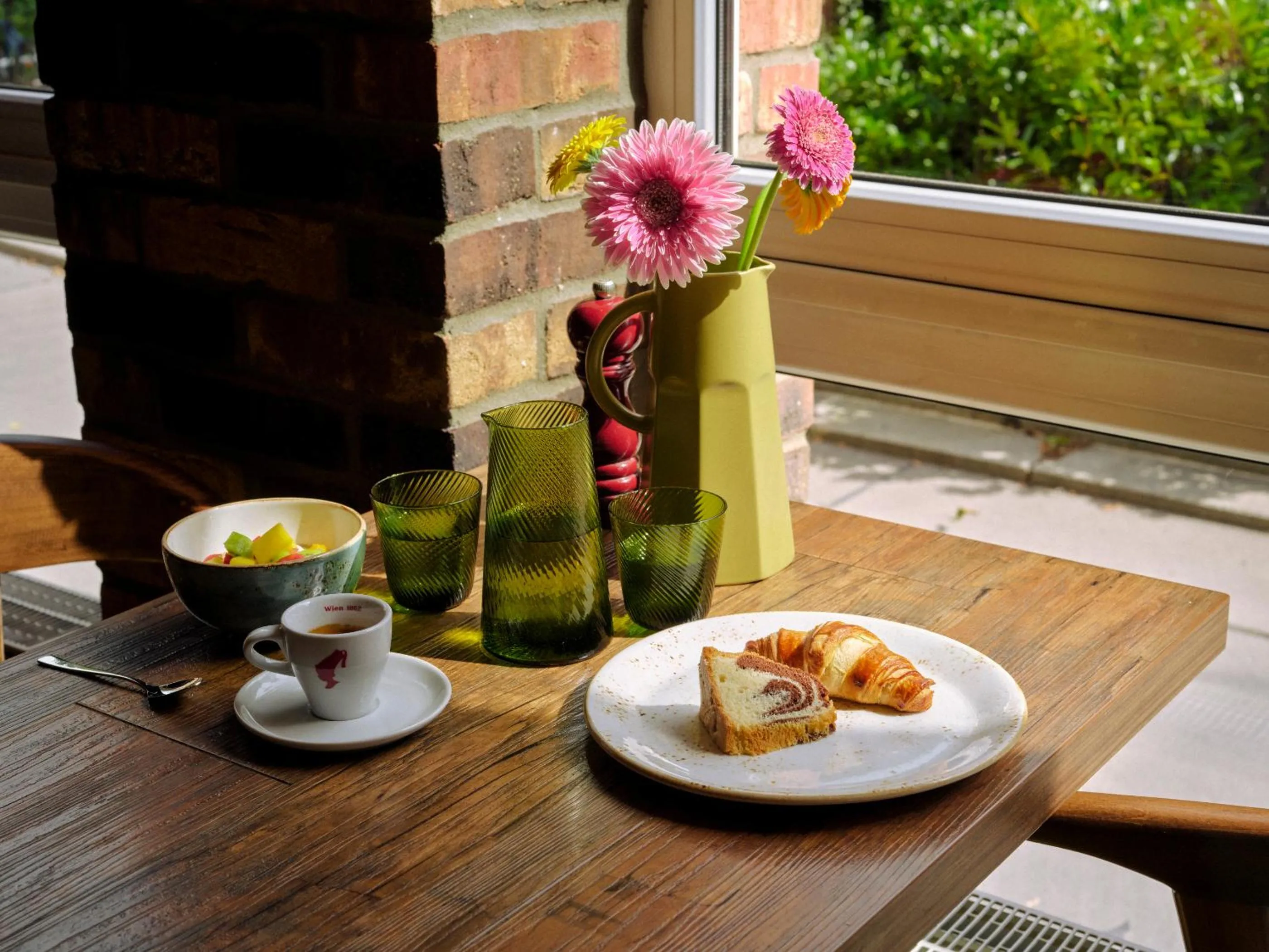 Food and drinks in Max Brown Hotel 5th District, part of Sircle Collection