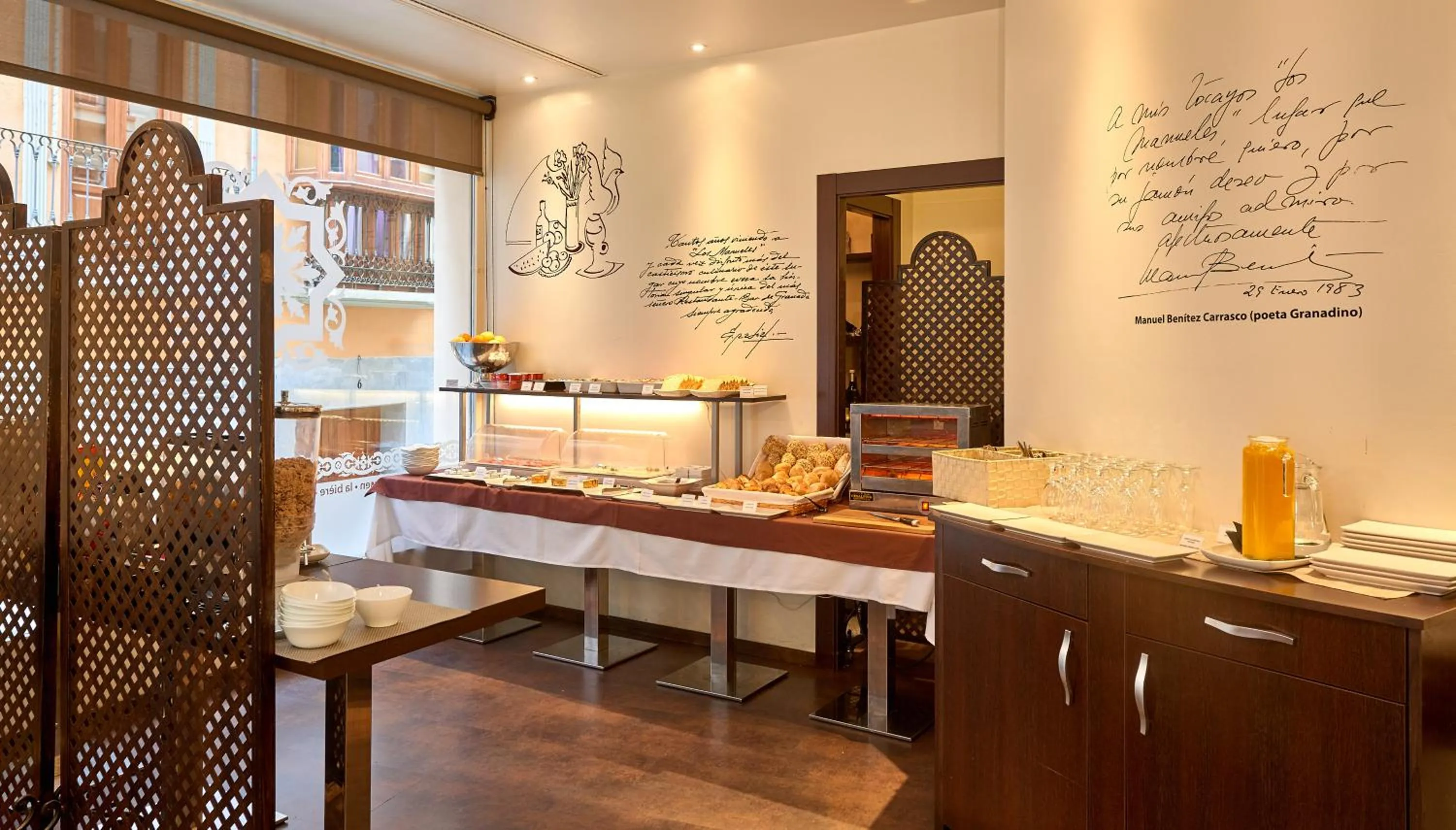 Buffet breakfast in Monjas del Carmen Hotel