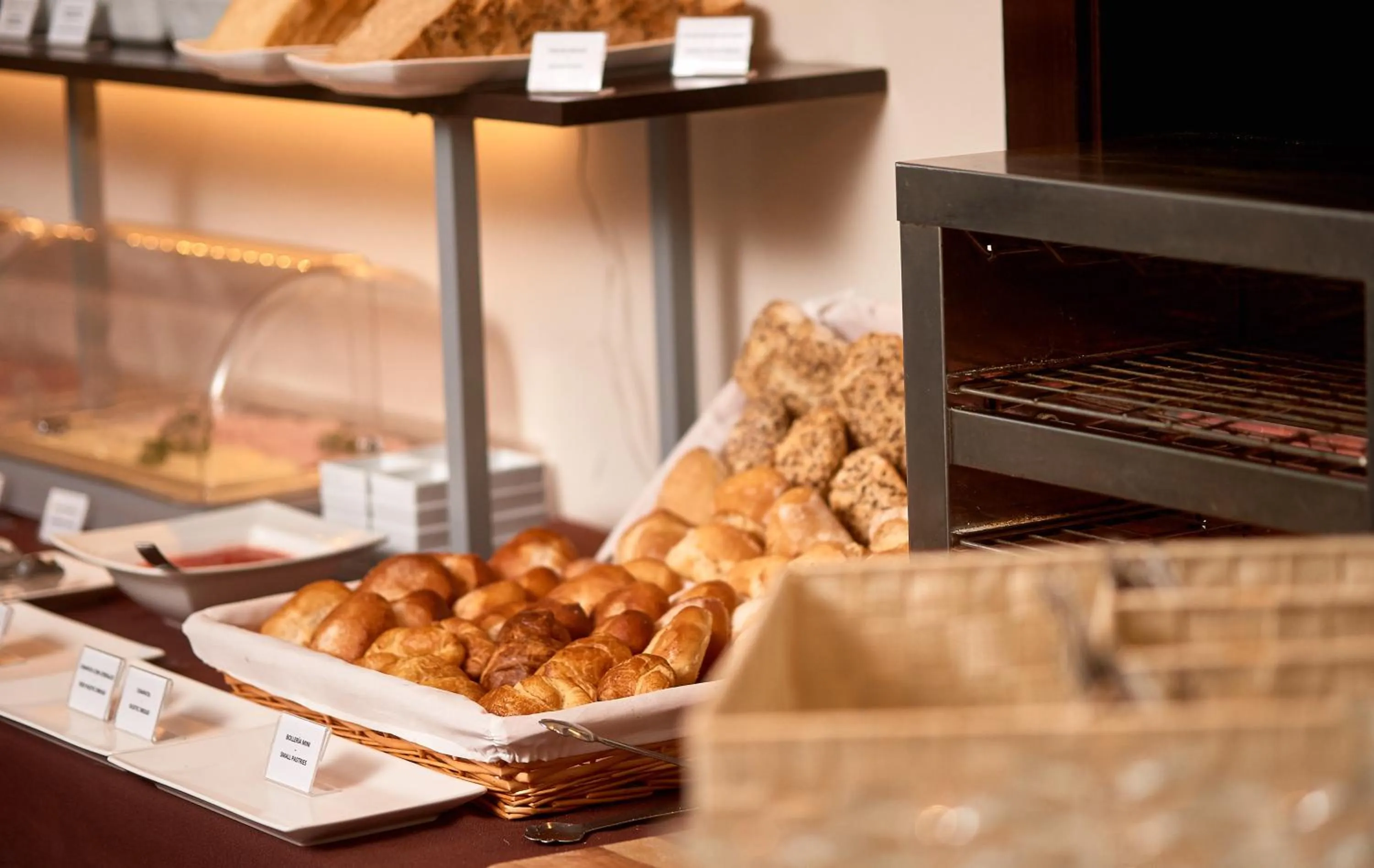 Buffet breakfast in Monjas del Carmen Hotel