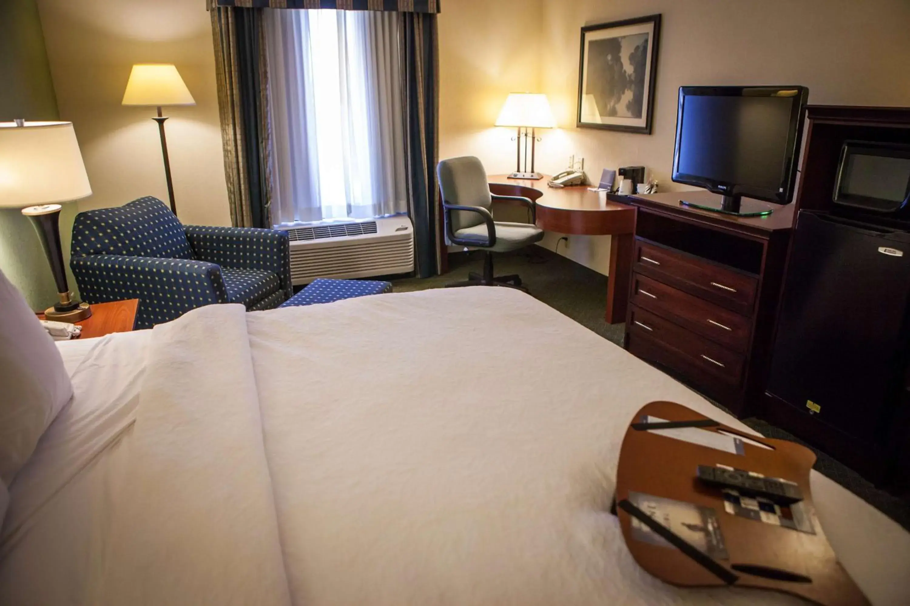 King Room with King Bed - Non-Smoking in Hampton Inn & Suites, Springfield SW King Room with King Bed - Non-Smoking in Hampton Inn & Suites, Springfield SW