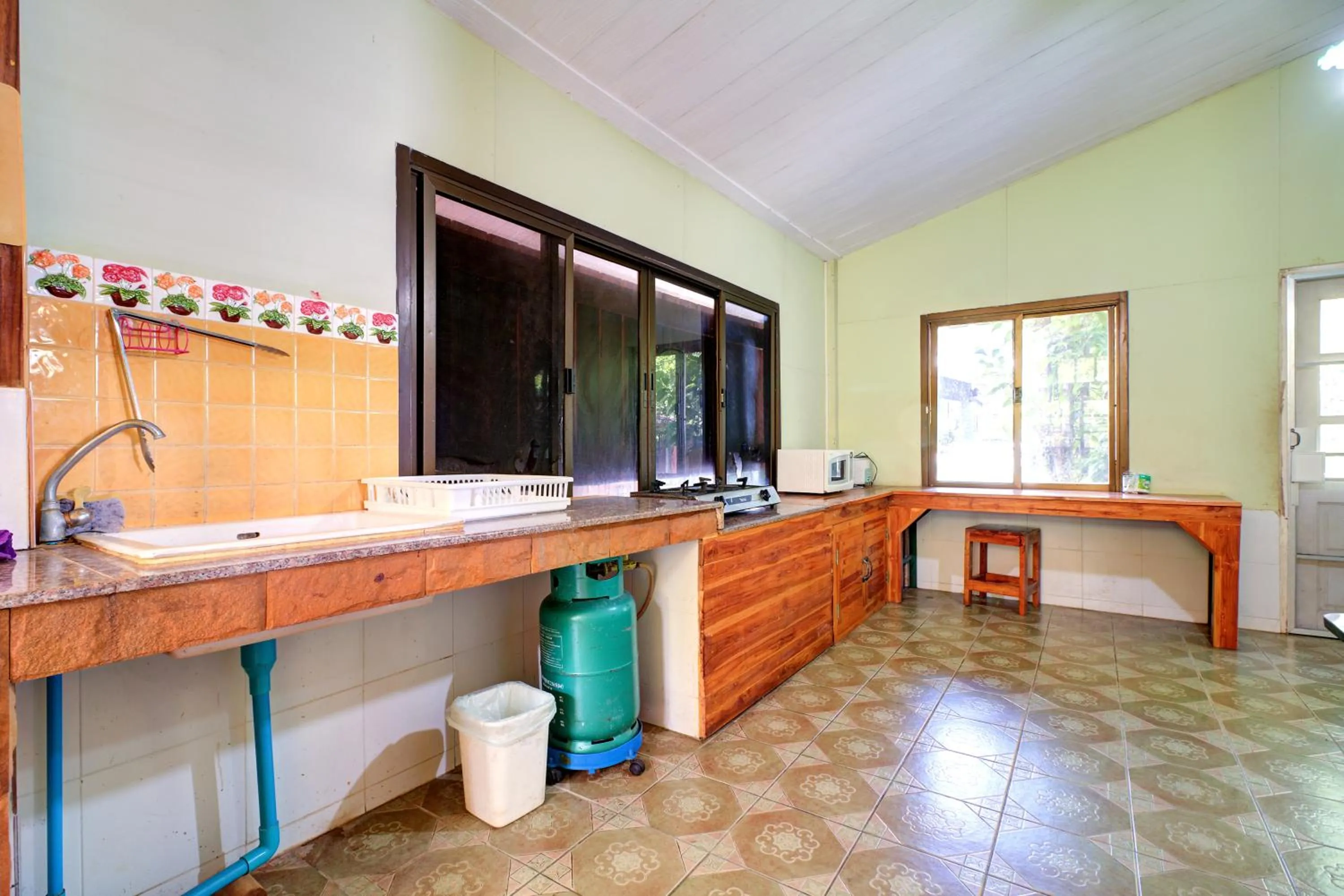 Kitchen or kitchenette in Rosemary House