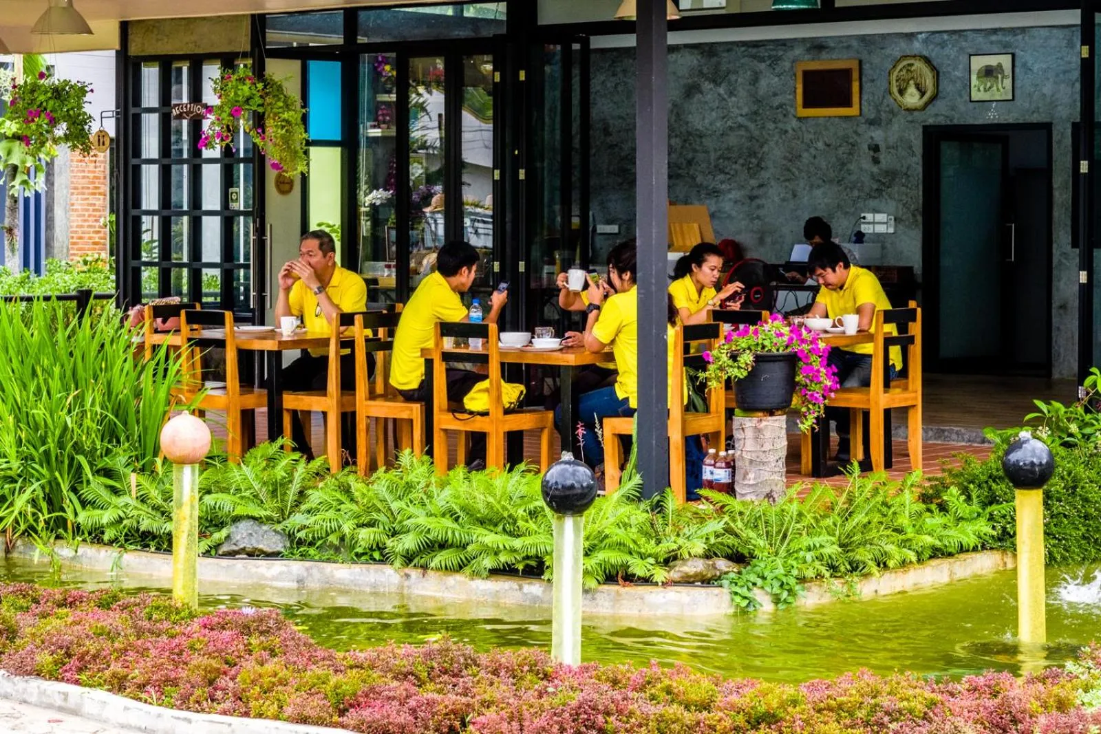 Restaurant/places to eat in DD Garden Home